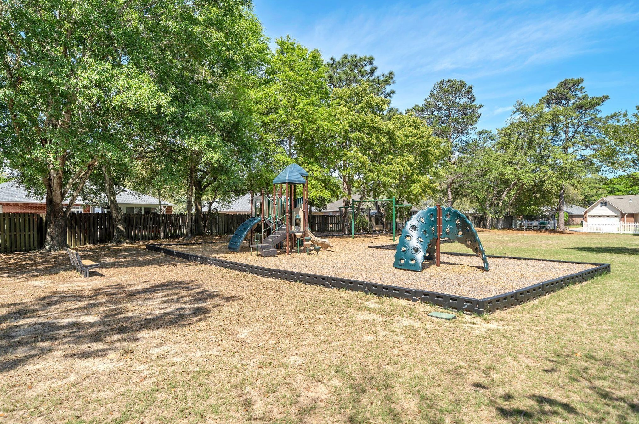 1617 Myrtlewood Ln, Niceville FL  32578-8800 exterior