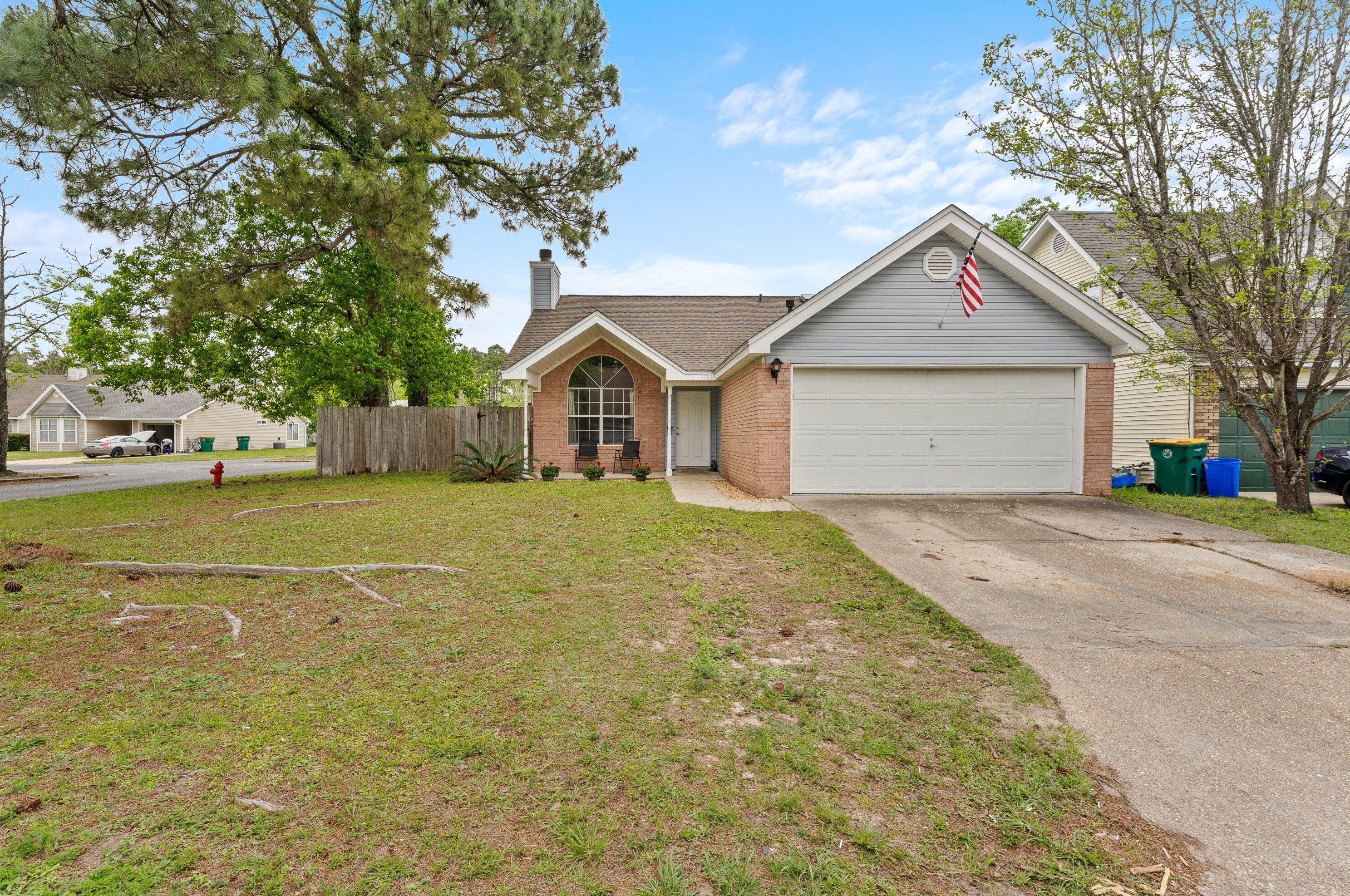 1701 Colonial Ct, Fort Walton Beach FL  32547-6882 exterior