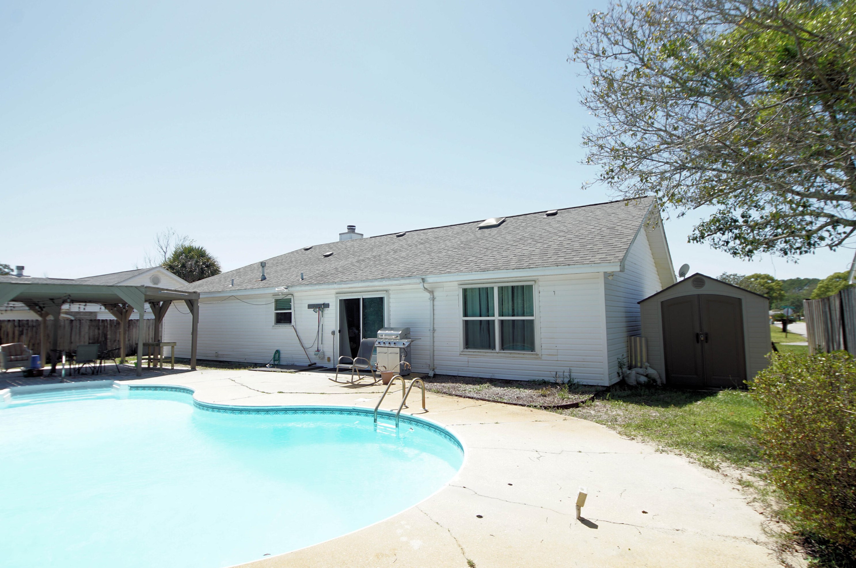 1039 Blvd De Ln Parisienne, Mary Esther FL  32569-2312 exterior