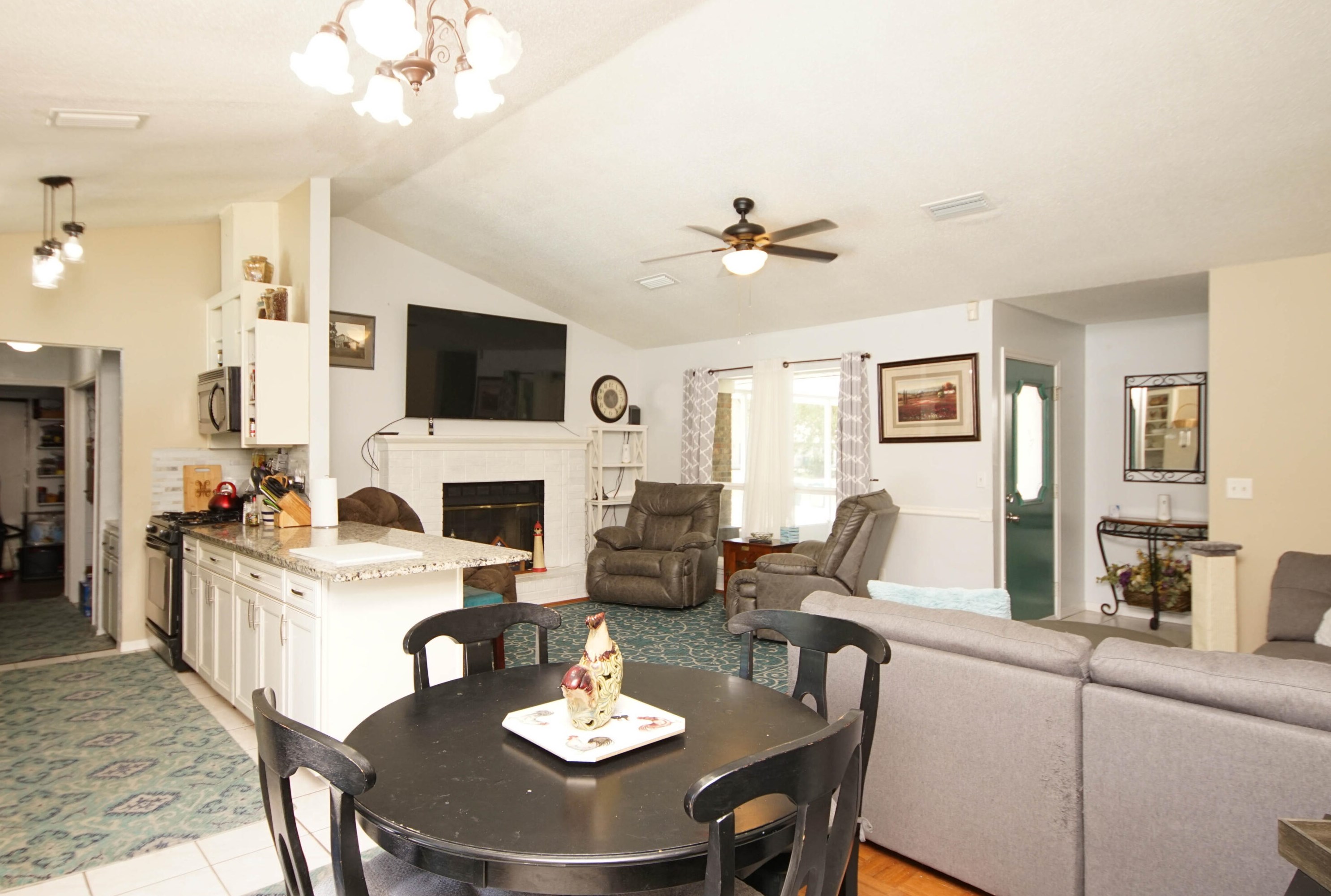 1039 Blvd De Ln Parisienne, Mary Esther FL  32569-2312 exterior