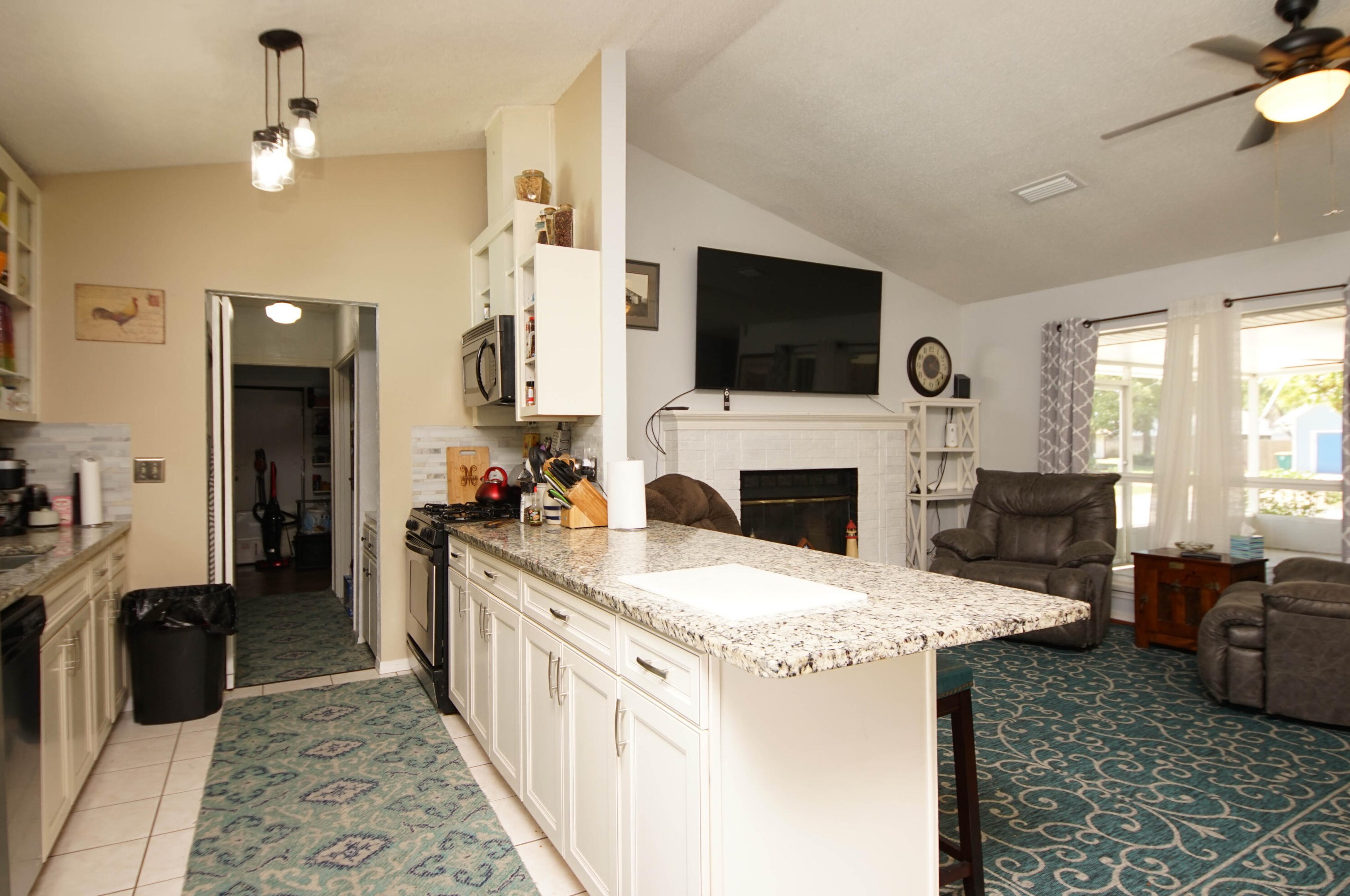 1039 Blvd De Ln Parisienne, Mary Esther FL  32569-2312 exterior