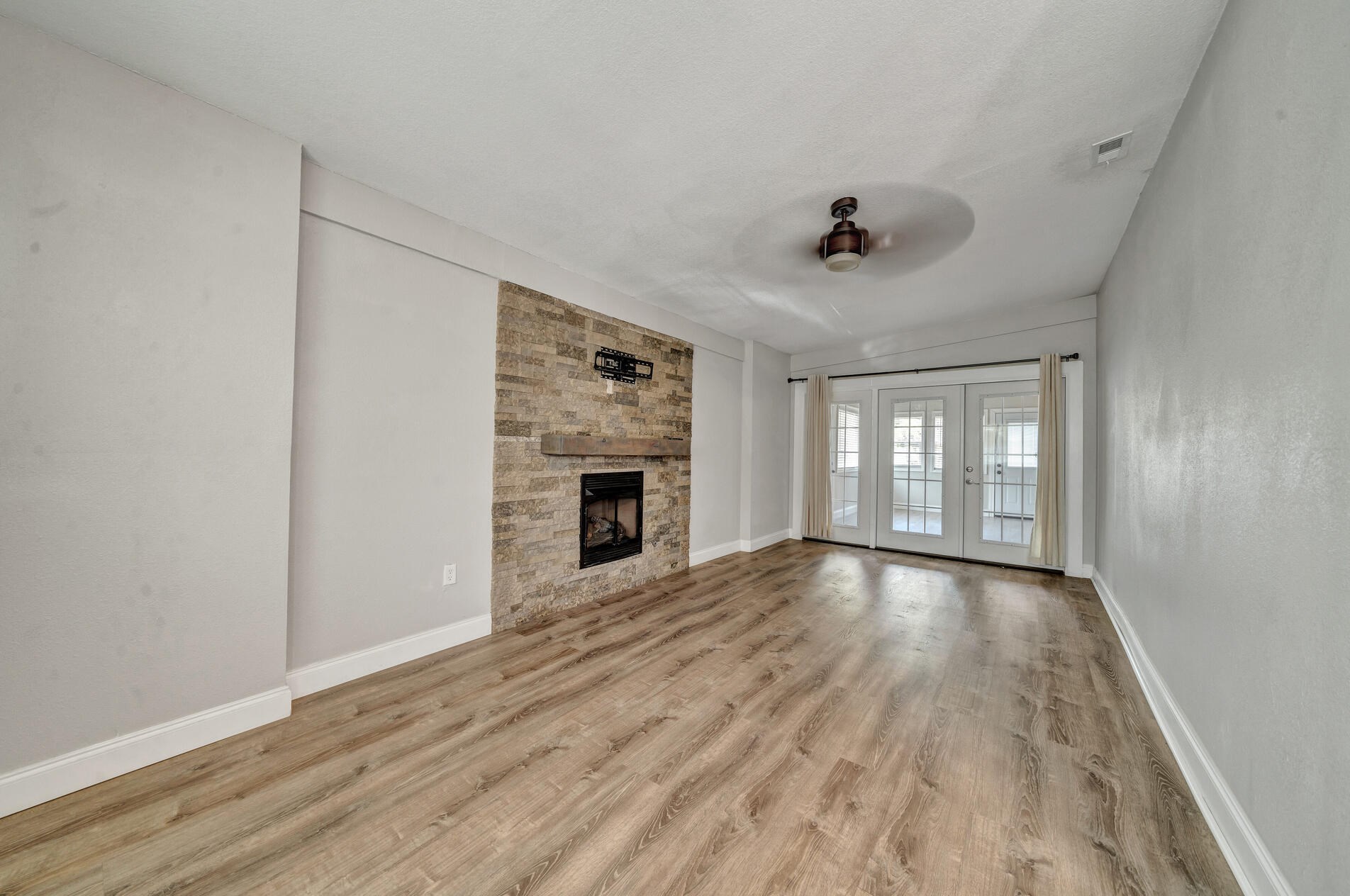 37 Ferry Rd, Fort Walton Beach FL  32548-5169 exterior