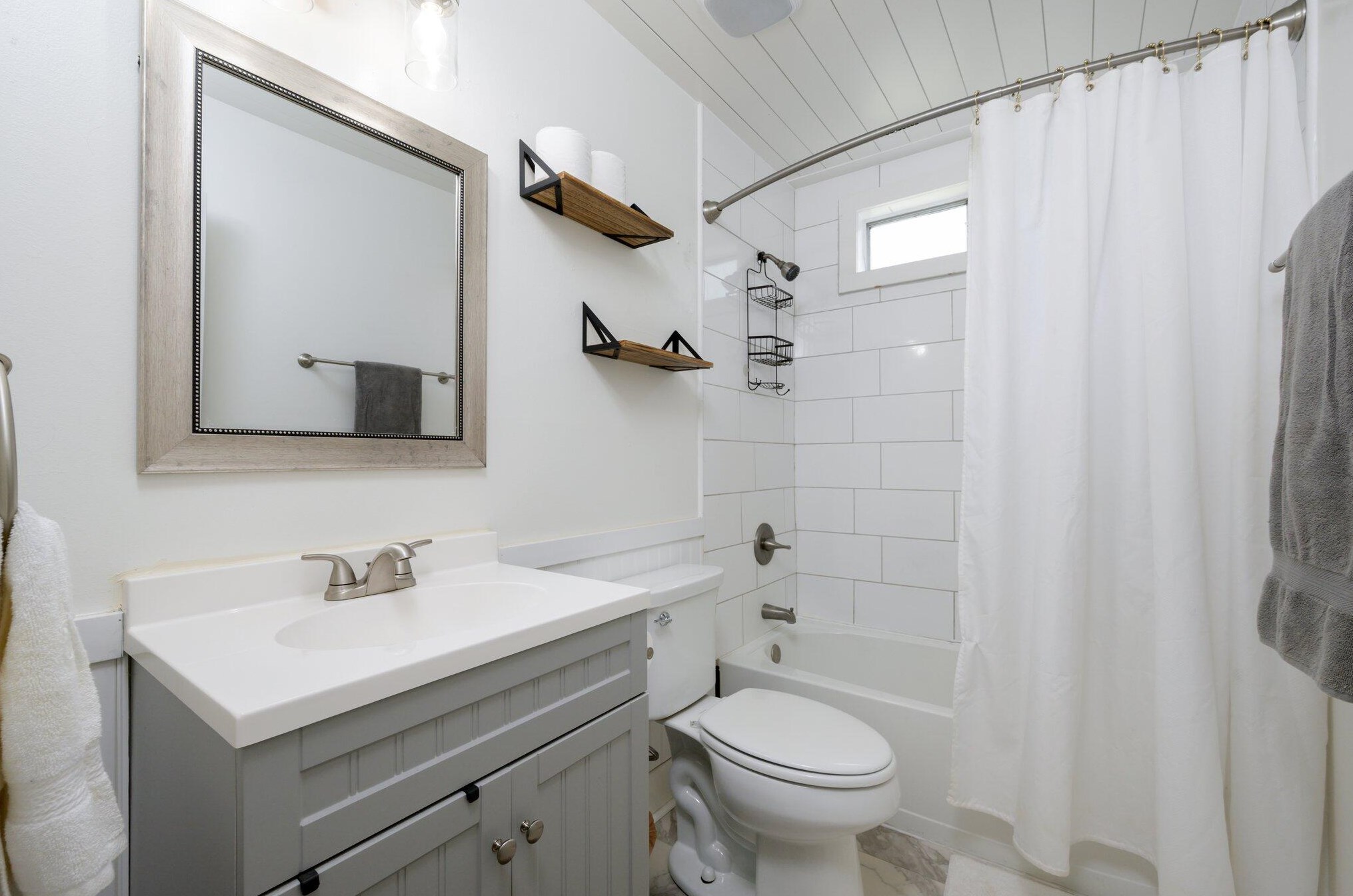 126 Parkwood Dr, Niceville FL  32578-9768 exterior