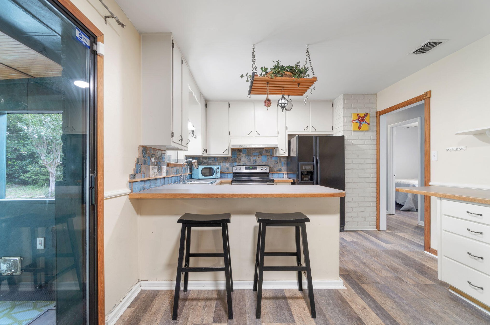 711 Marcia Cir, Mary Esther FL  32569-2014 exterior