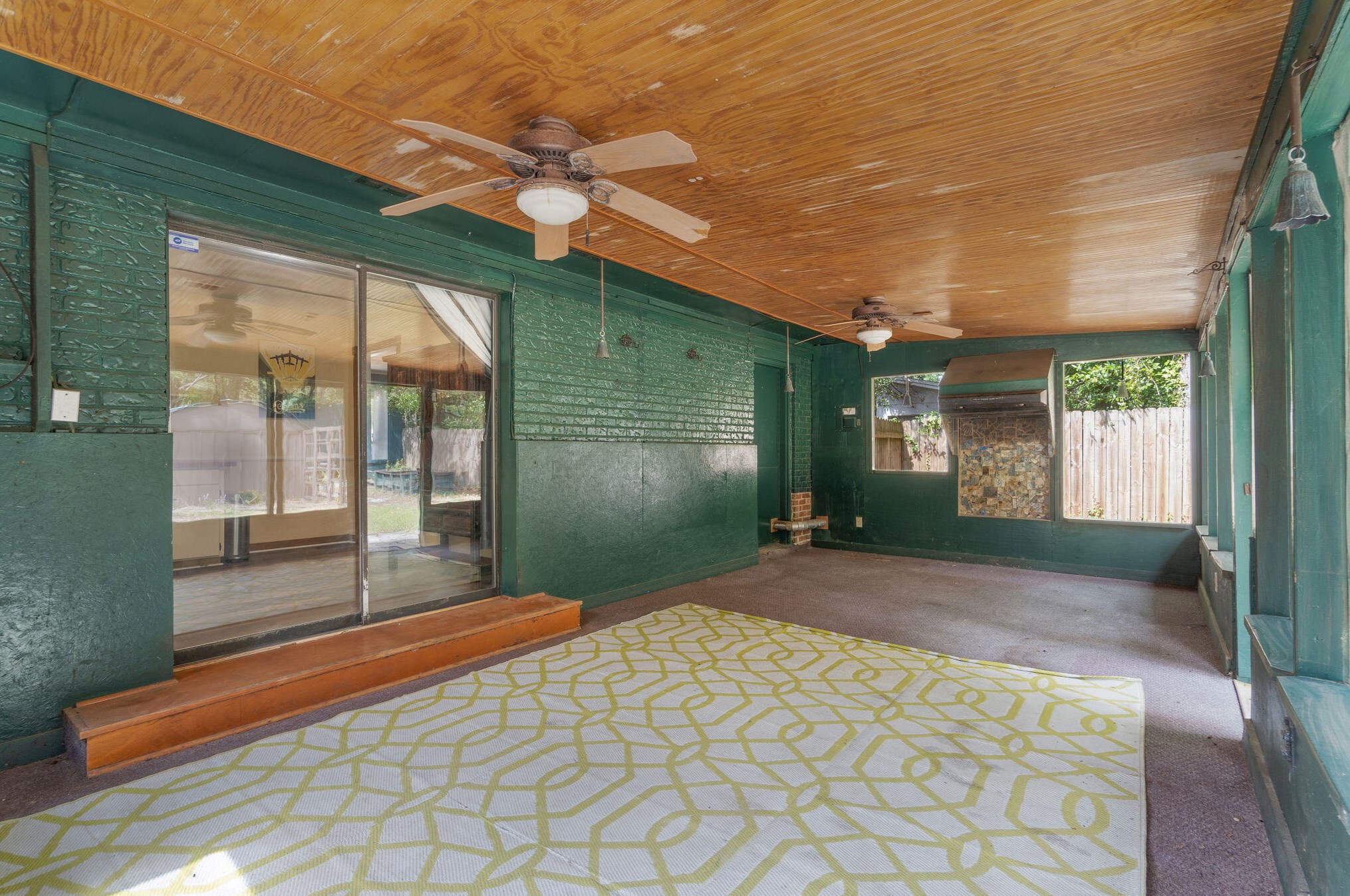 711 Marcia Cir, Mary Esther FL  32569-2014 exterior