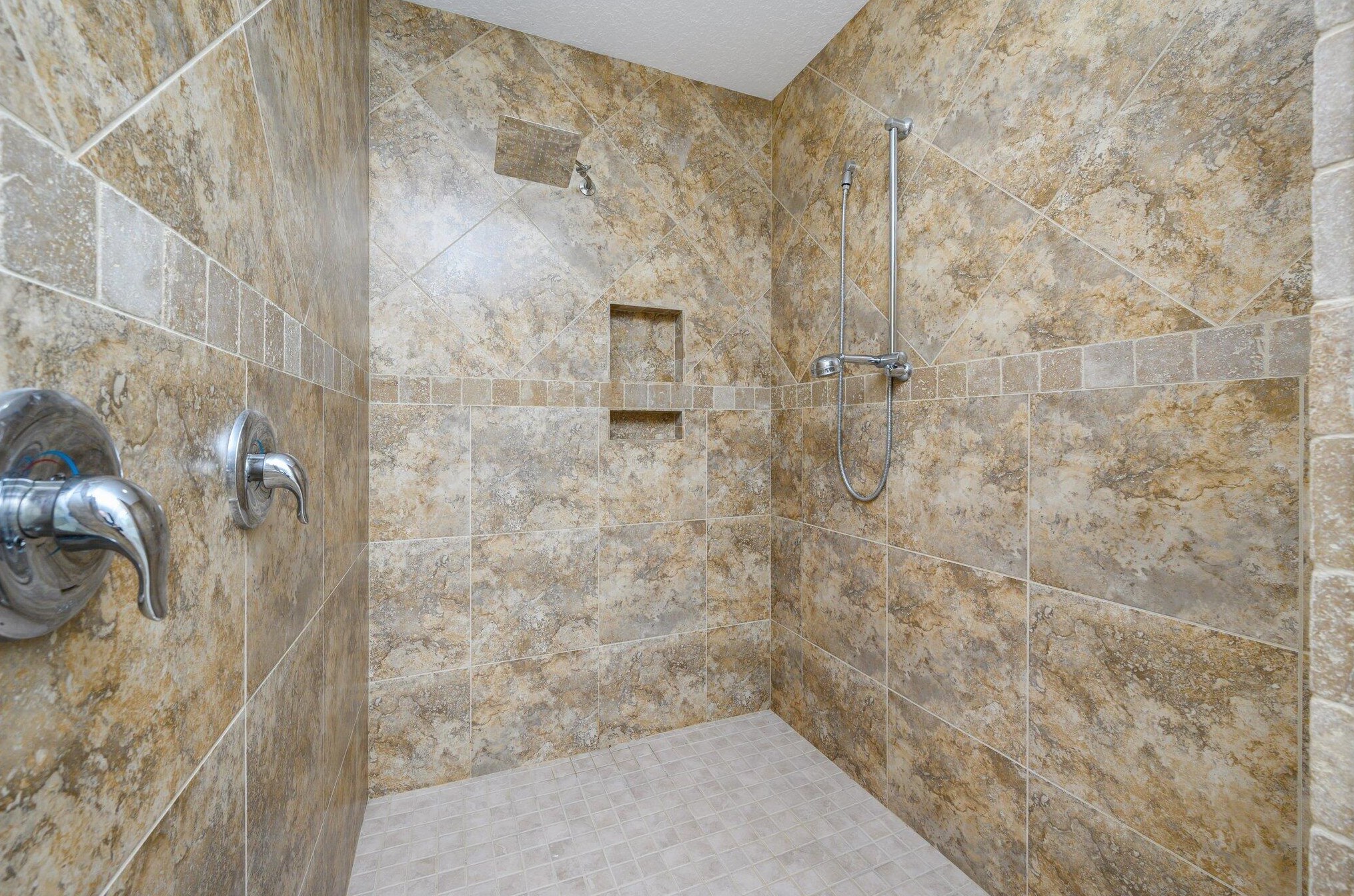 5452 Brook Dr, Crestview FL  32539-9001 exterior