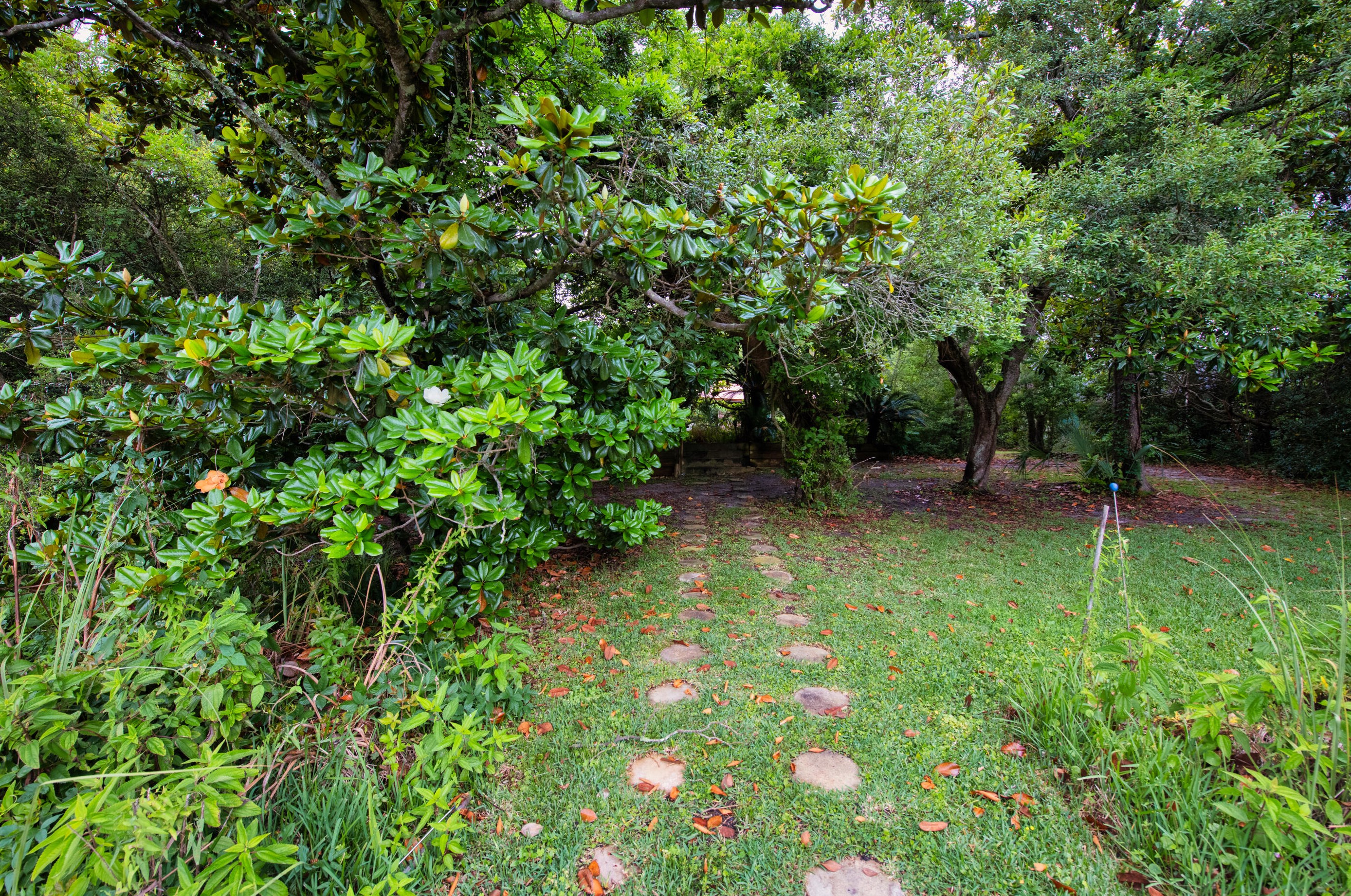 222 Sleepy Oaks Rd, Fort Walton Beach FL  32548-3922 exterior