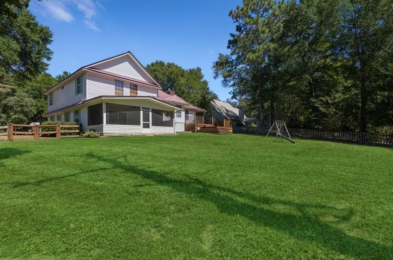 525 Shoal River Dr, Crestview FL  32539-8359 exterior