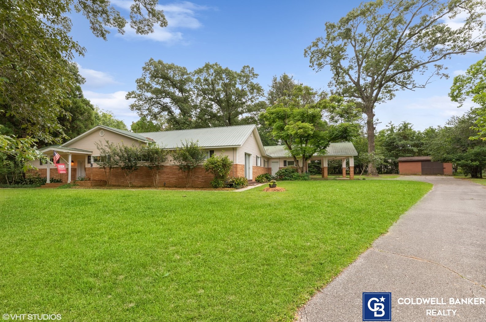2800 Dogwood Acres, Crestview FL  32536-9399 exterior