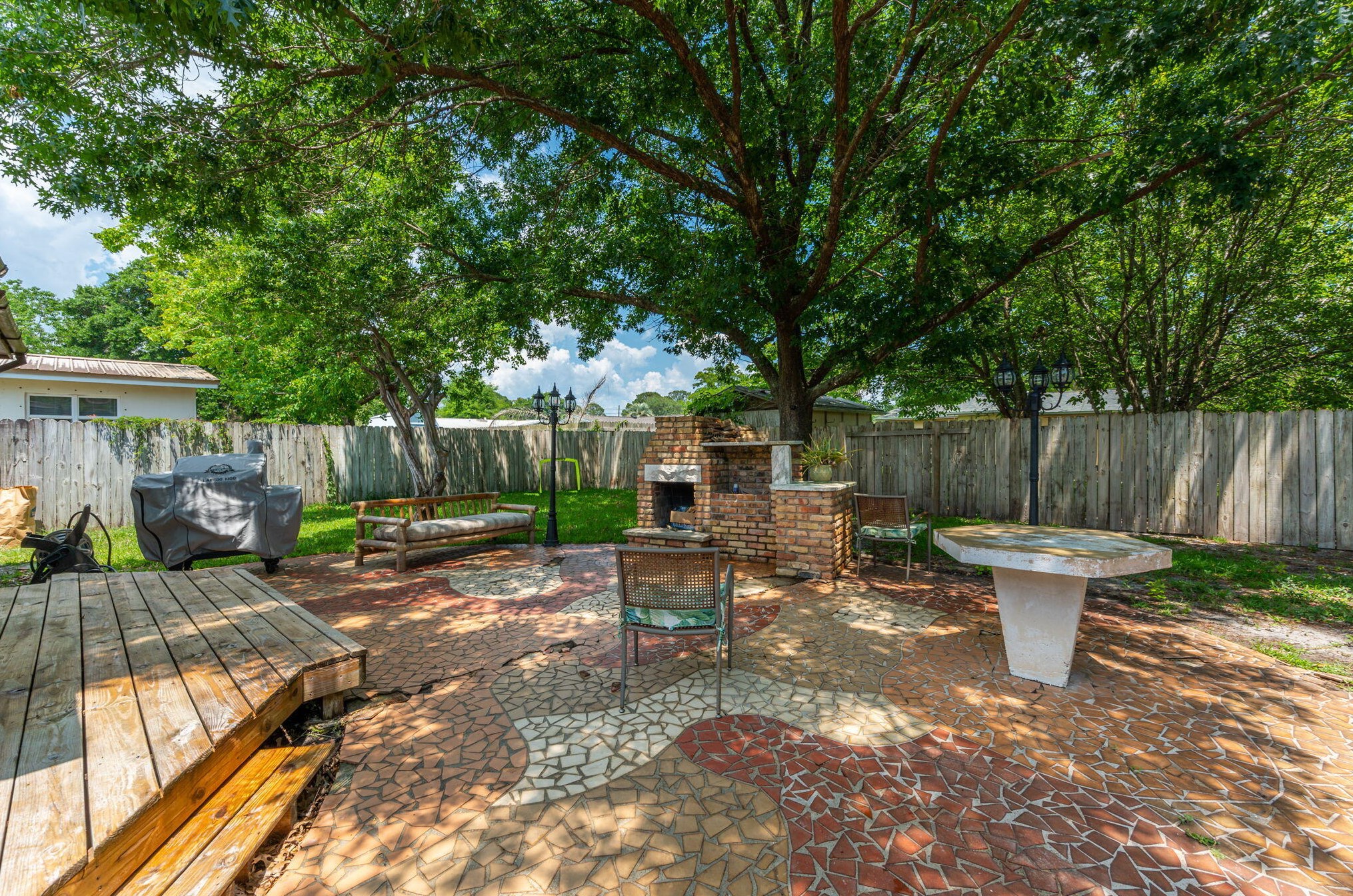 210 Lorraine Dr, Mary Esther FL  32569-1820 exterior