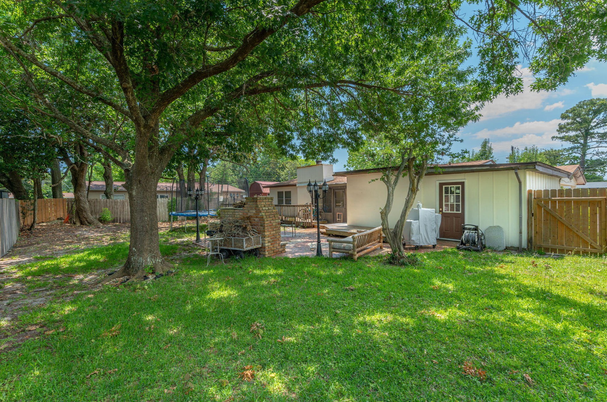 210 Lorraine Dr, Mary Esther FL  32569-1820 exterior