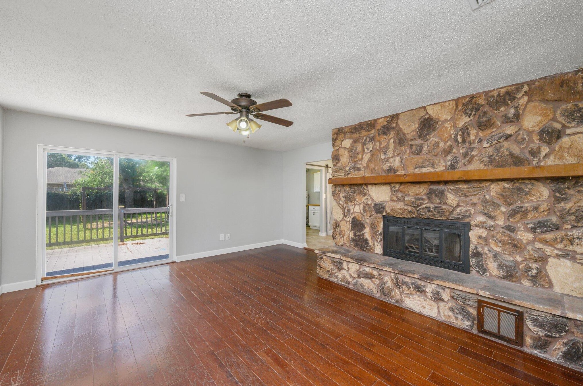 1408 23rd St, Niceville FL  32578-3325 exterior