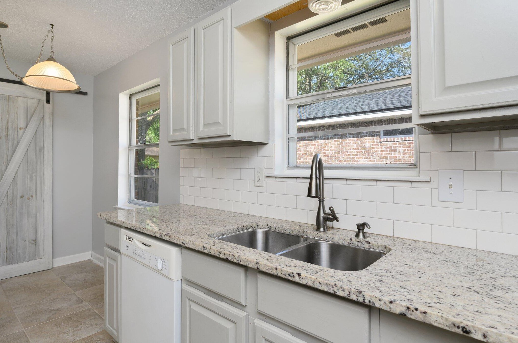 1408 23rd St, Niceville FL  32578-3325 exterior