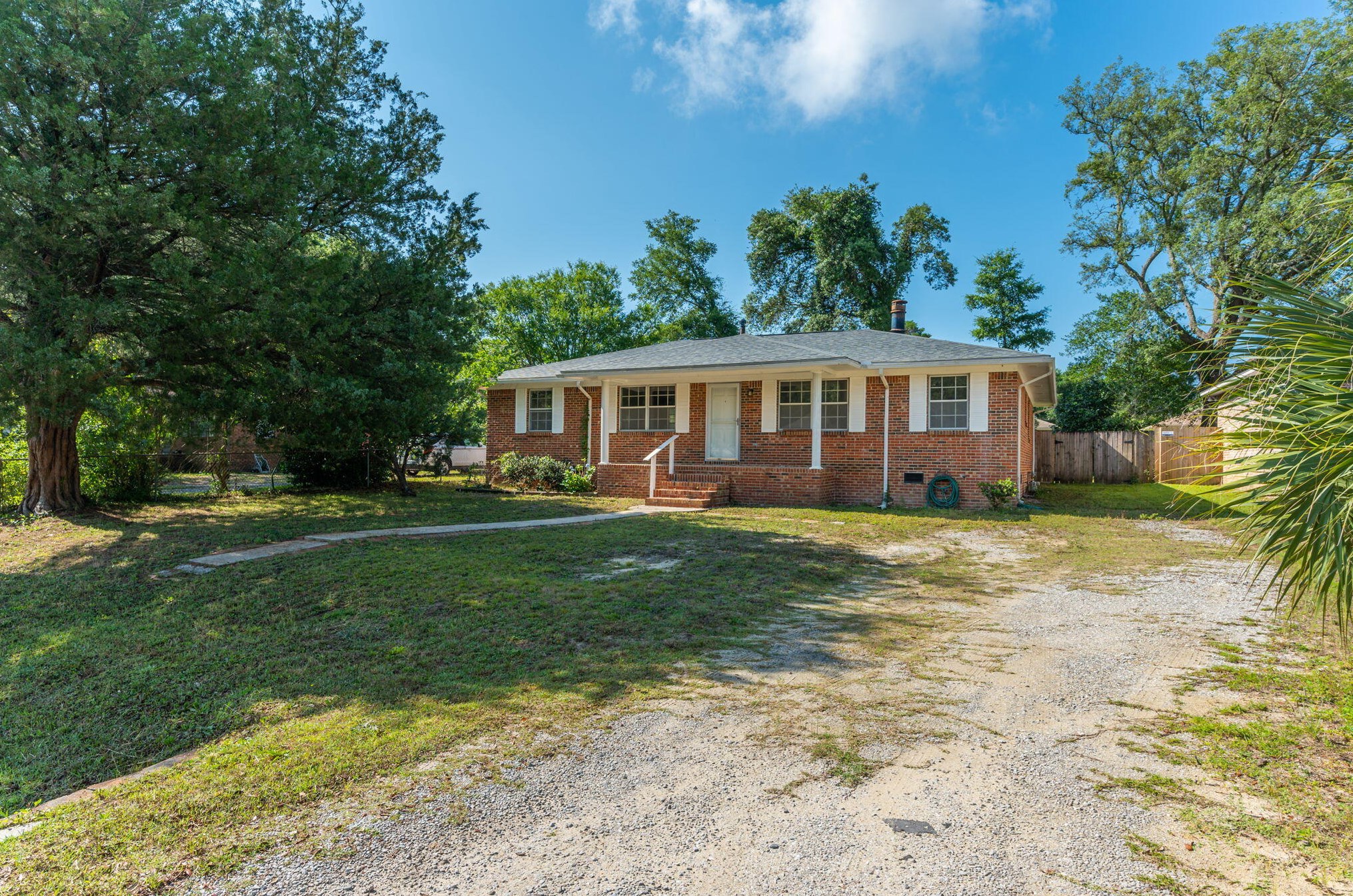 1408 23rd St, Niceville FL  32578-3325 exterior