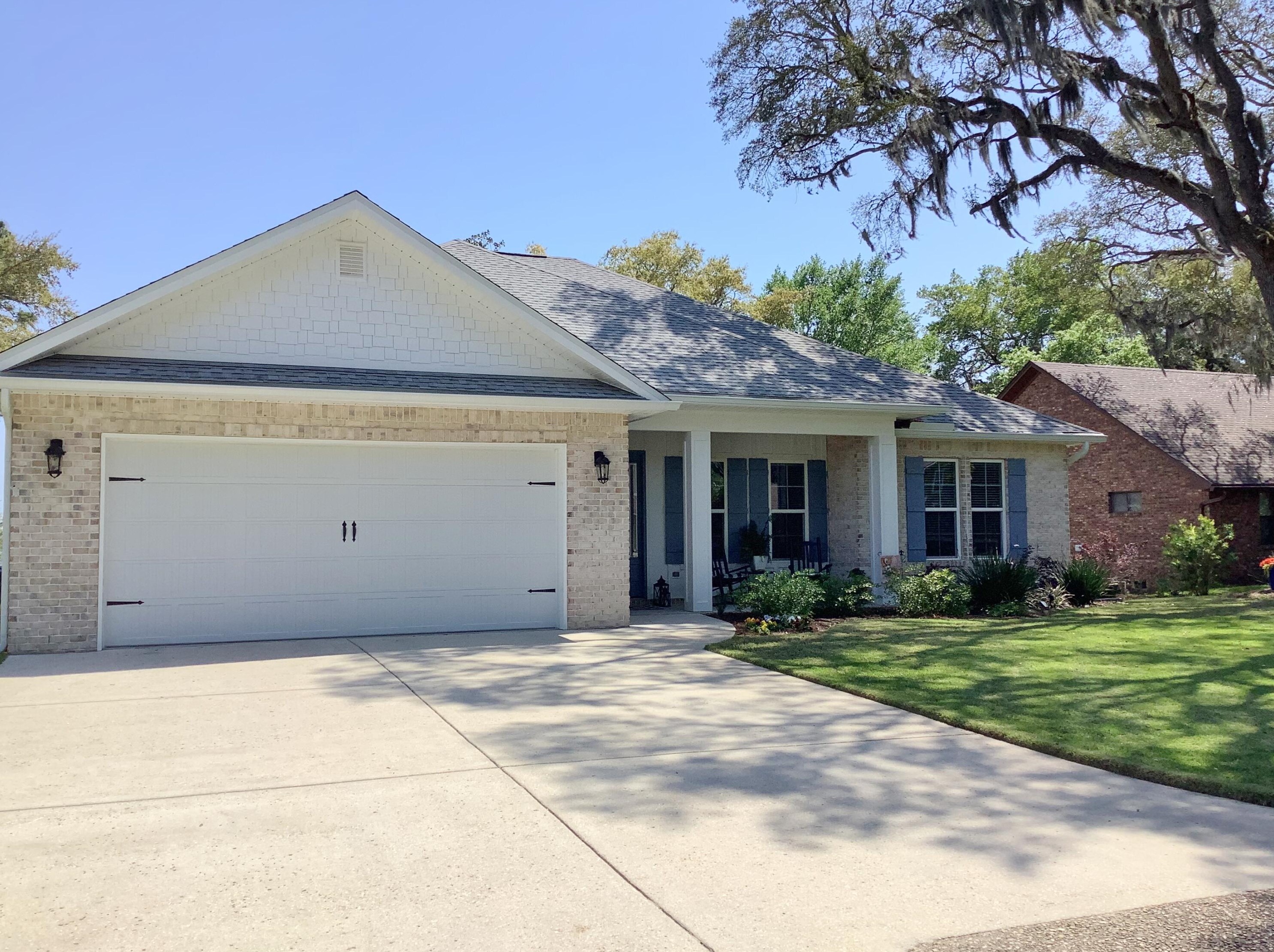 111 Hands Cove Ln, Shalimar, FL 32579