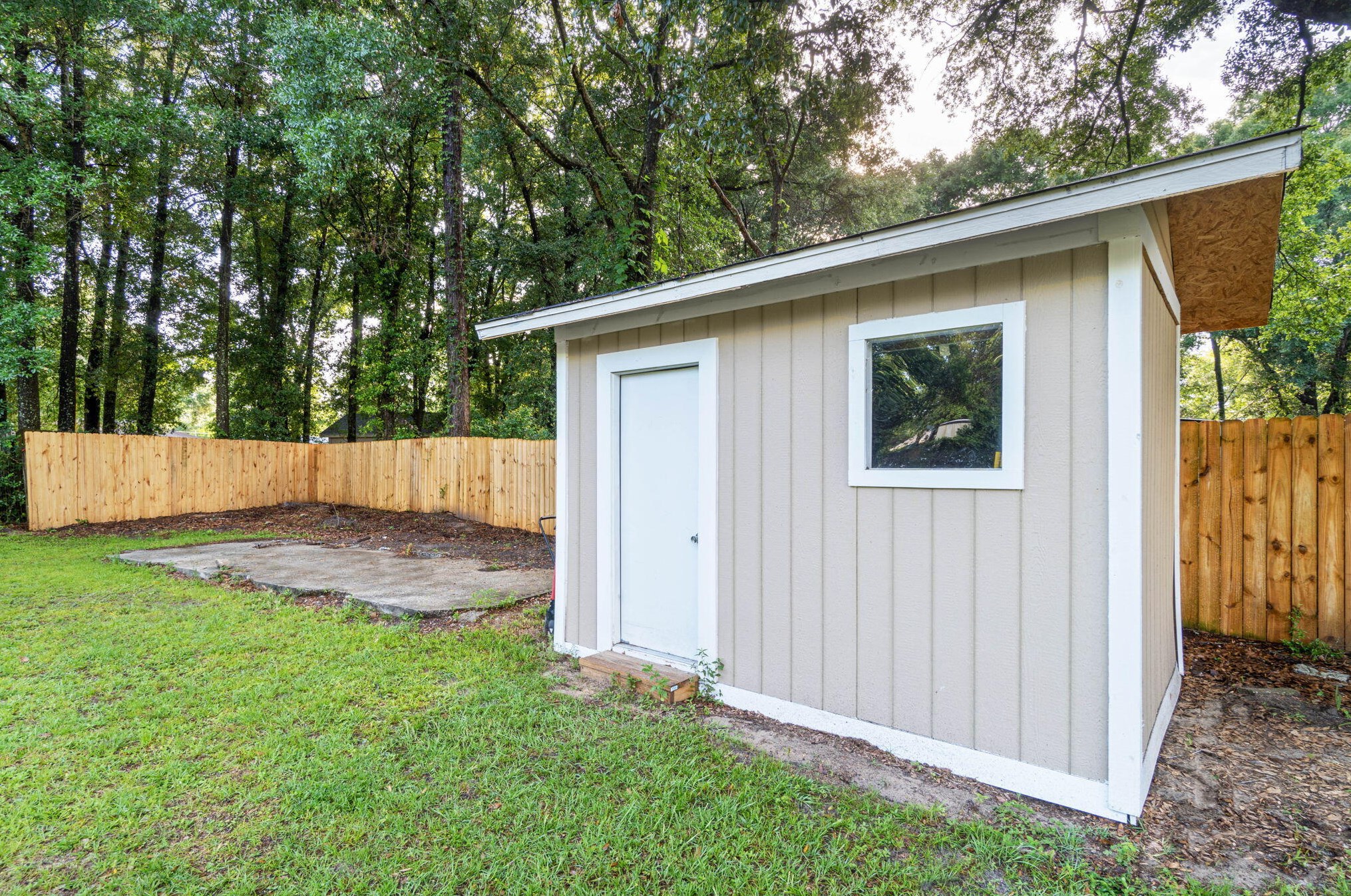 110 Butler Cir, Crestview FL  32536-2418 exterior