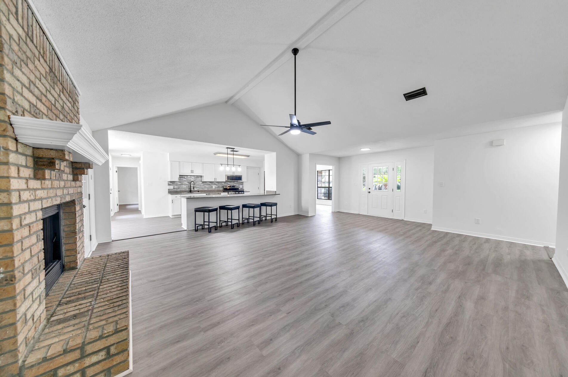 110 Long Pointe Dr, Mary Esther FL  32569-1343 exterior