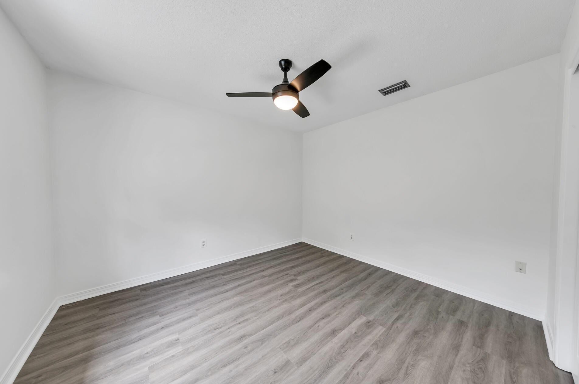 110 Long Pointe Dr, Mary Esther FL  32569-1343 exterior