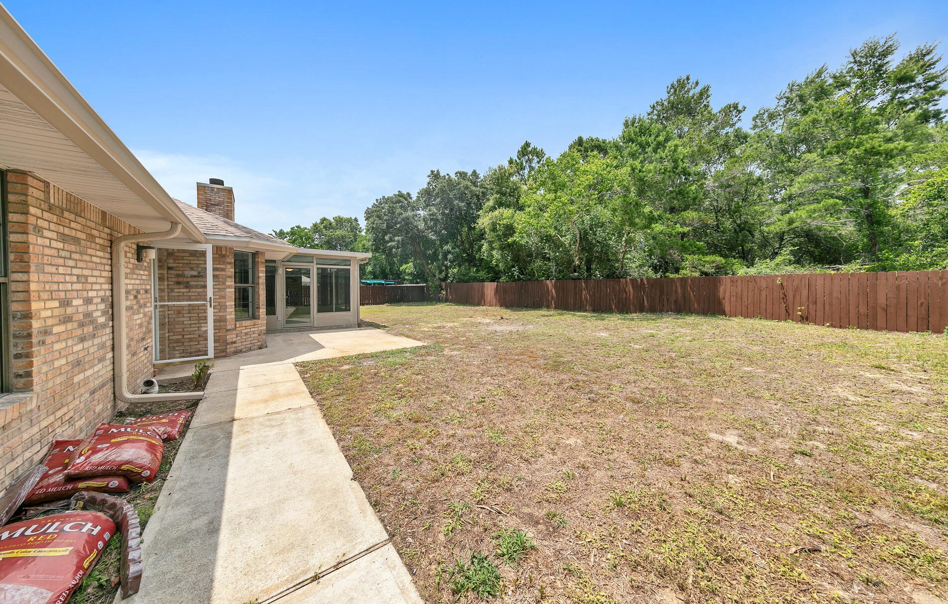 110 Long Pointe Dr, Mary Esther FL  32569-1343 exterior