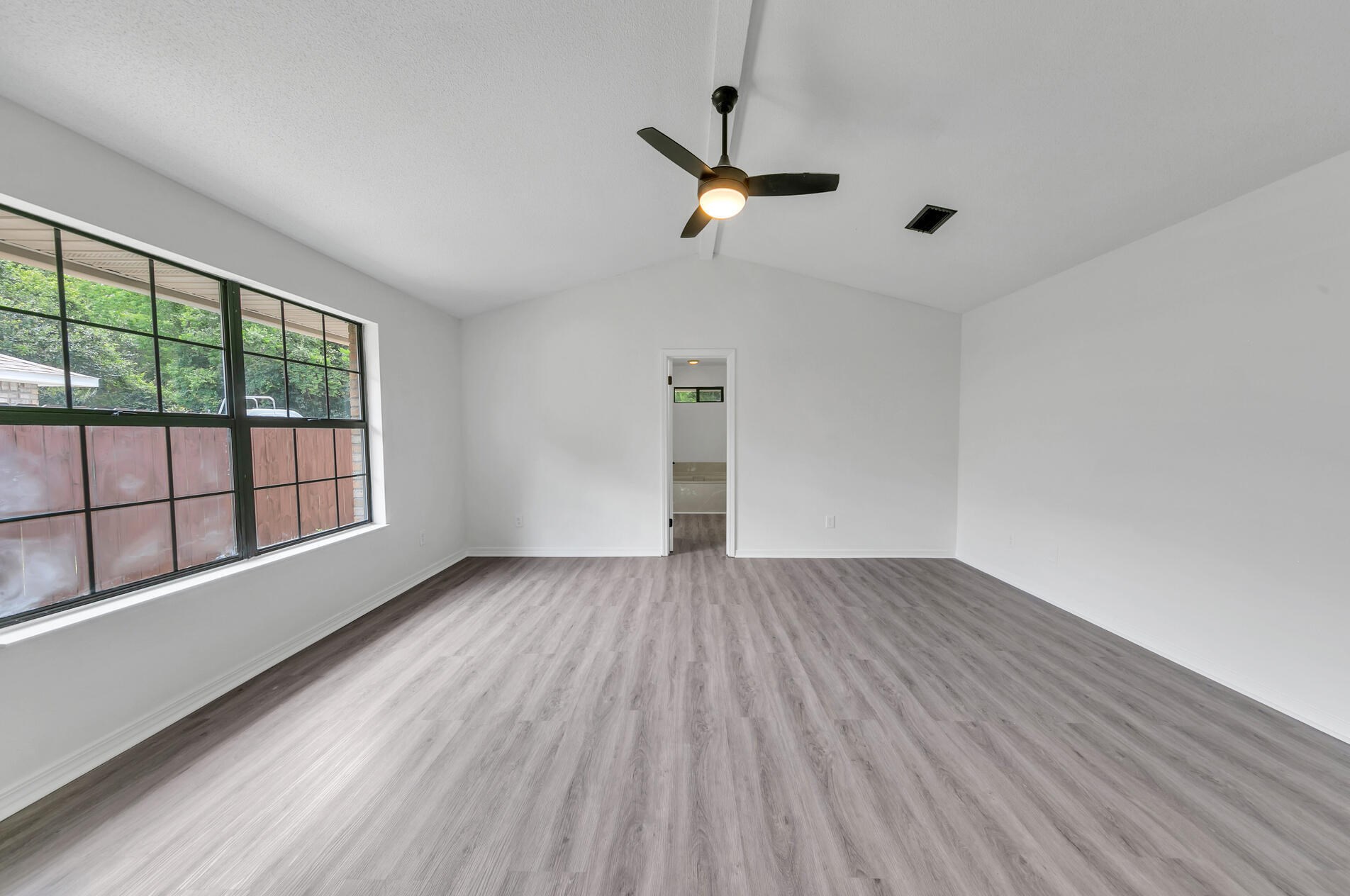 110 Long Pointe Dr, Mary Esther FL  32569-1343 exterior