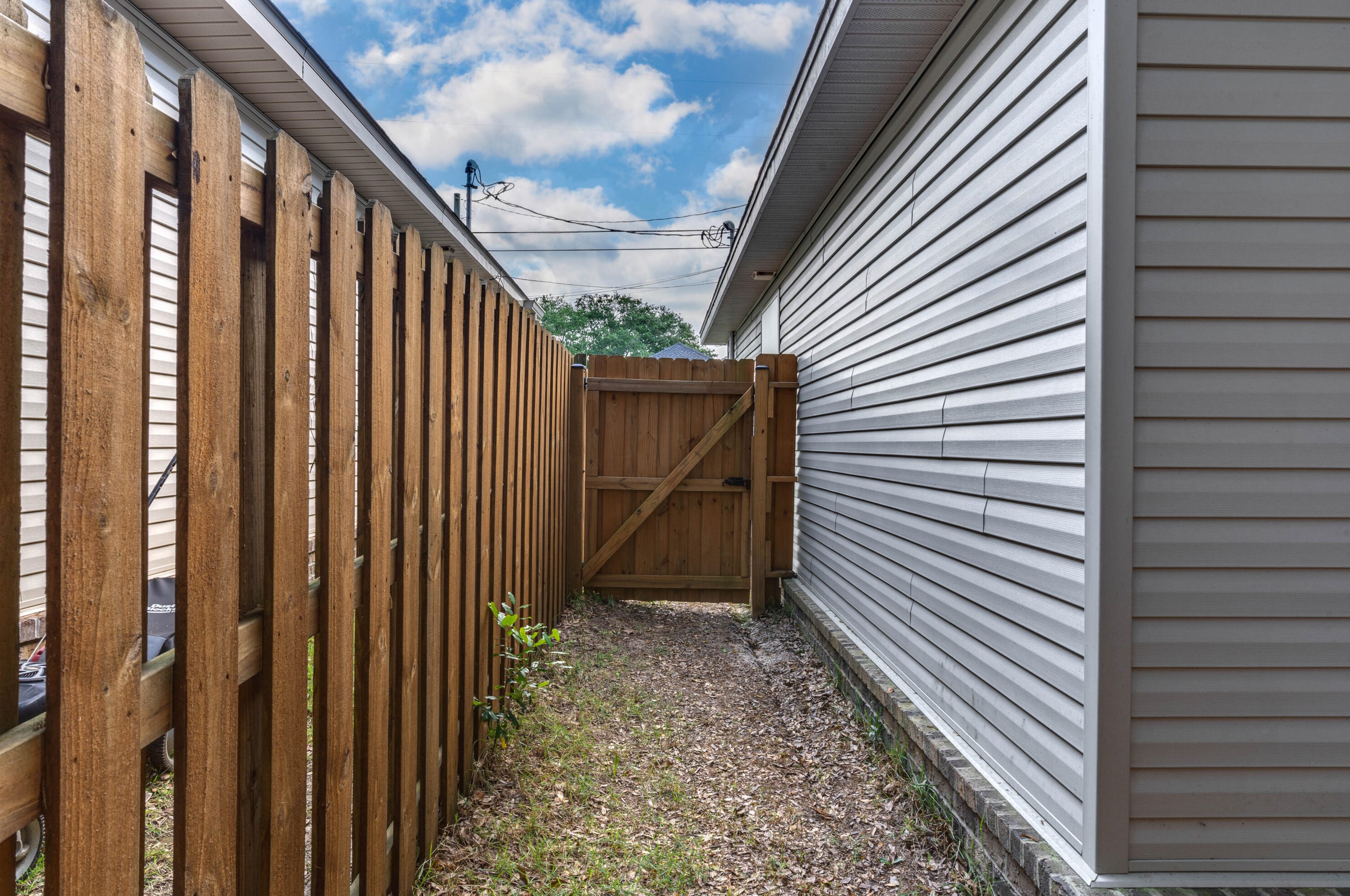 1311 Cedar Ave, Niceville FL  32578-3111 exterior