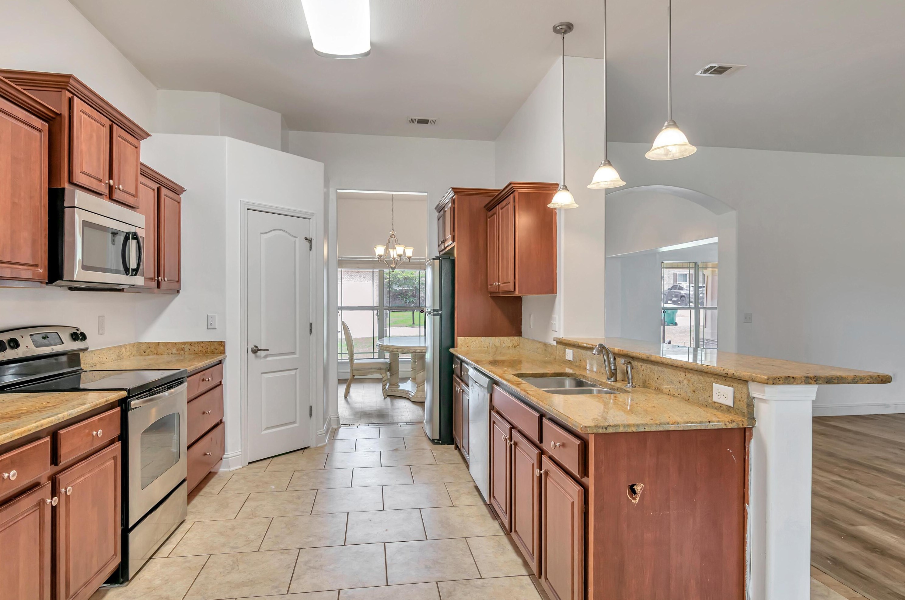 3003 Crown Creek Cir, Crestview FL  32539-9000 exterior