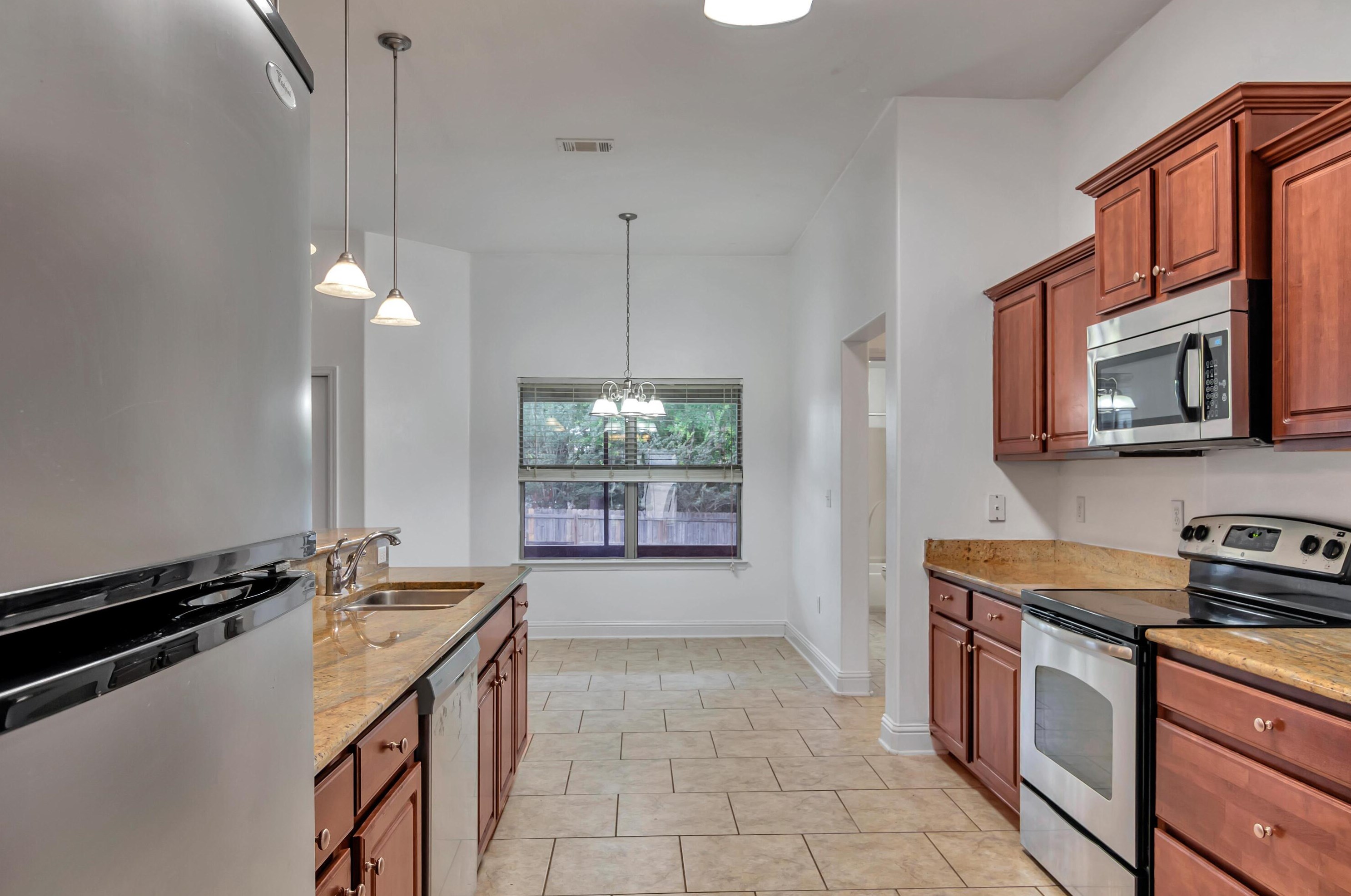 3003 Crown Creek Cir, Crestview FL  32539-9000 exterior
