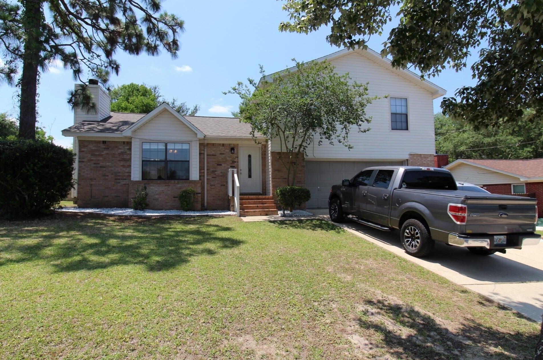 205 Southview Dr, Crestview FL  32536-5243 exterior