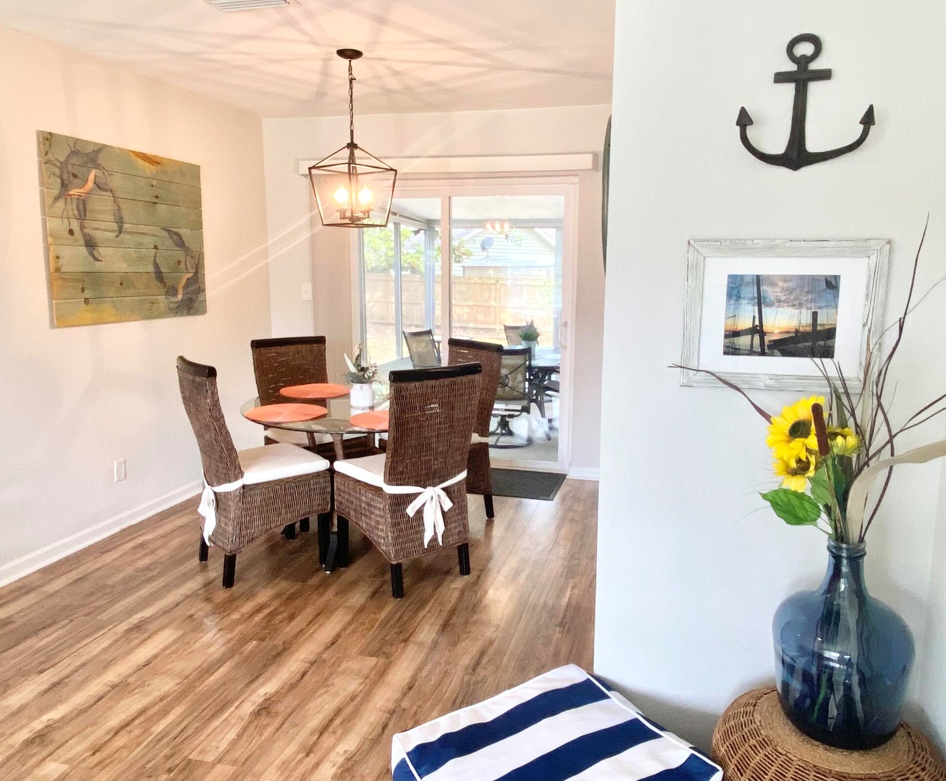 125 Terry Cir, Mary Esther FL  32569-1850 exterior