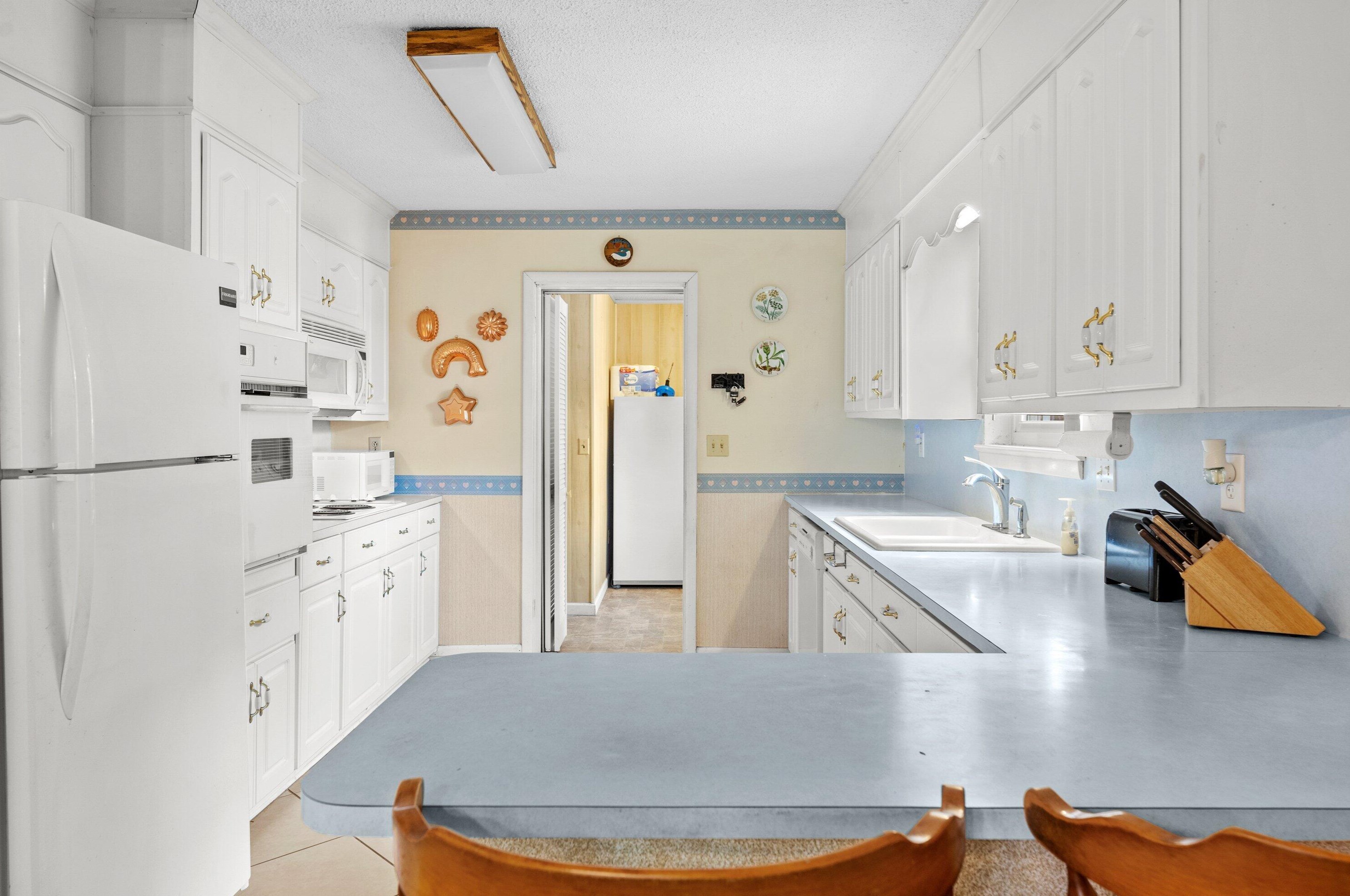 706 Burton Ave, Fort Walton Beach FL  32547-1724 exterior