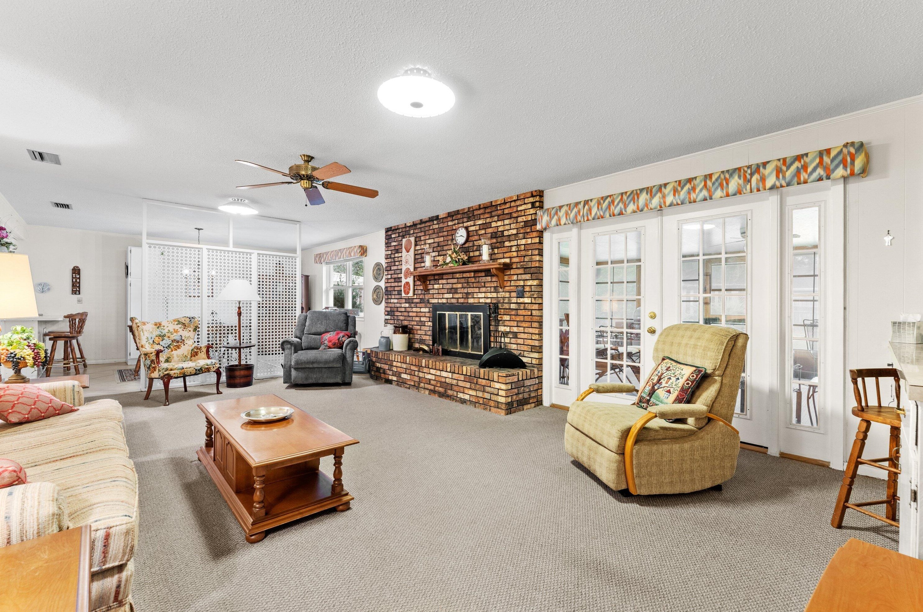 706 Burton Ave, Fort Walton Beach FL  32547-1724 exterior