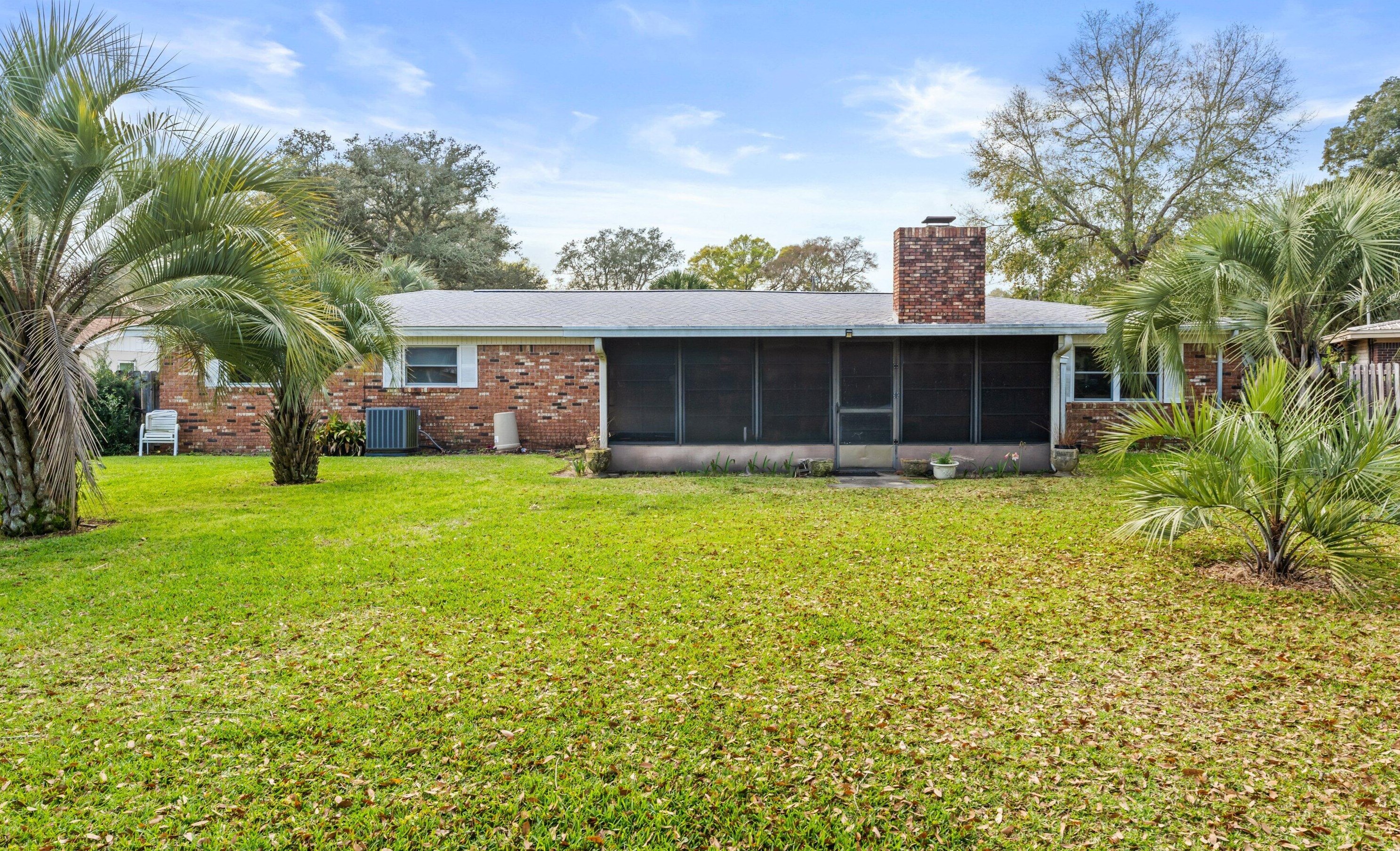 706 Burton Ave, Fort Walton Beach FL  32547-1724 exterior