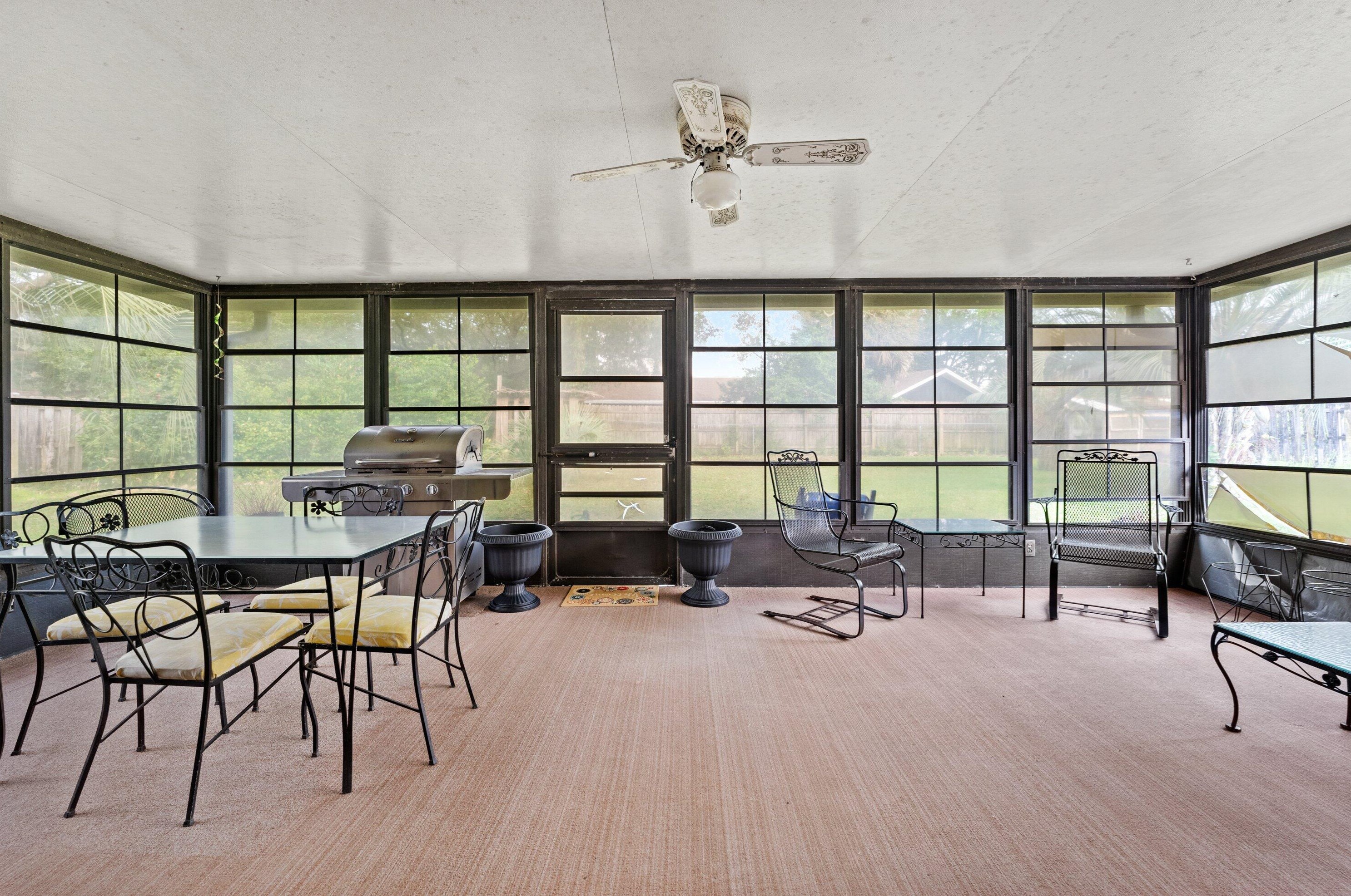 706 Burton Ave, Fort Walton Beach FL  32547-1724 exterior