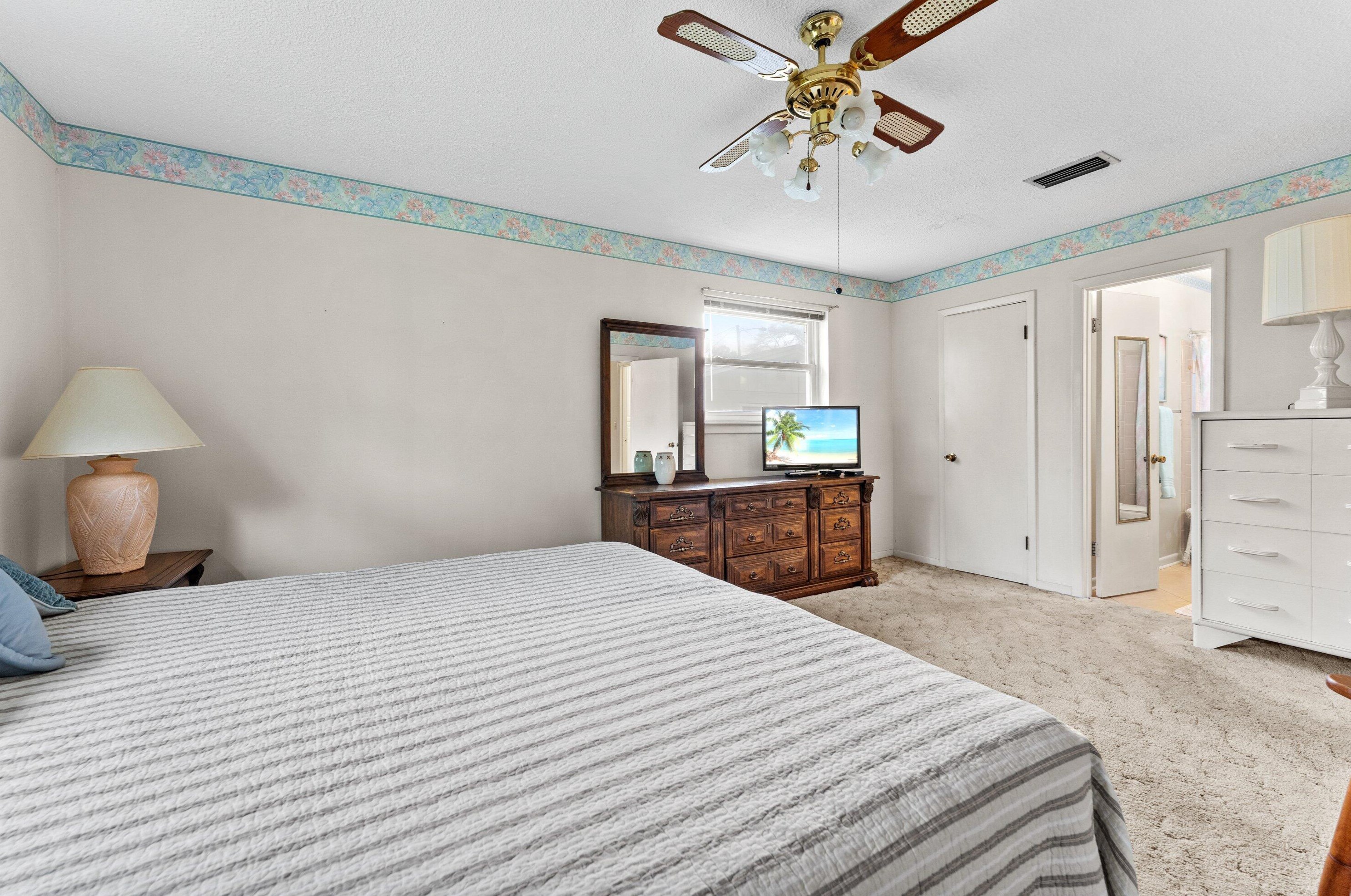 706 Burton Ave, Fort Walton Beach FL  32547-1724 exterior