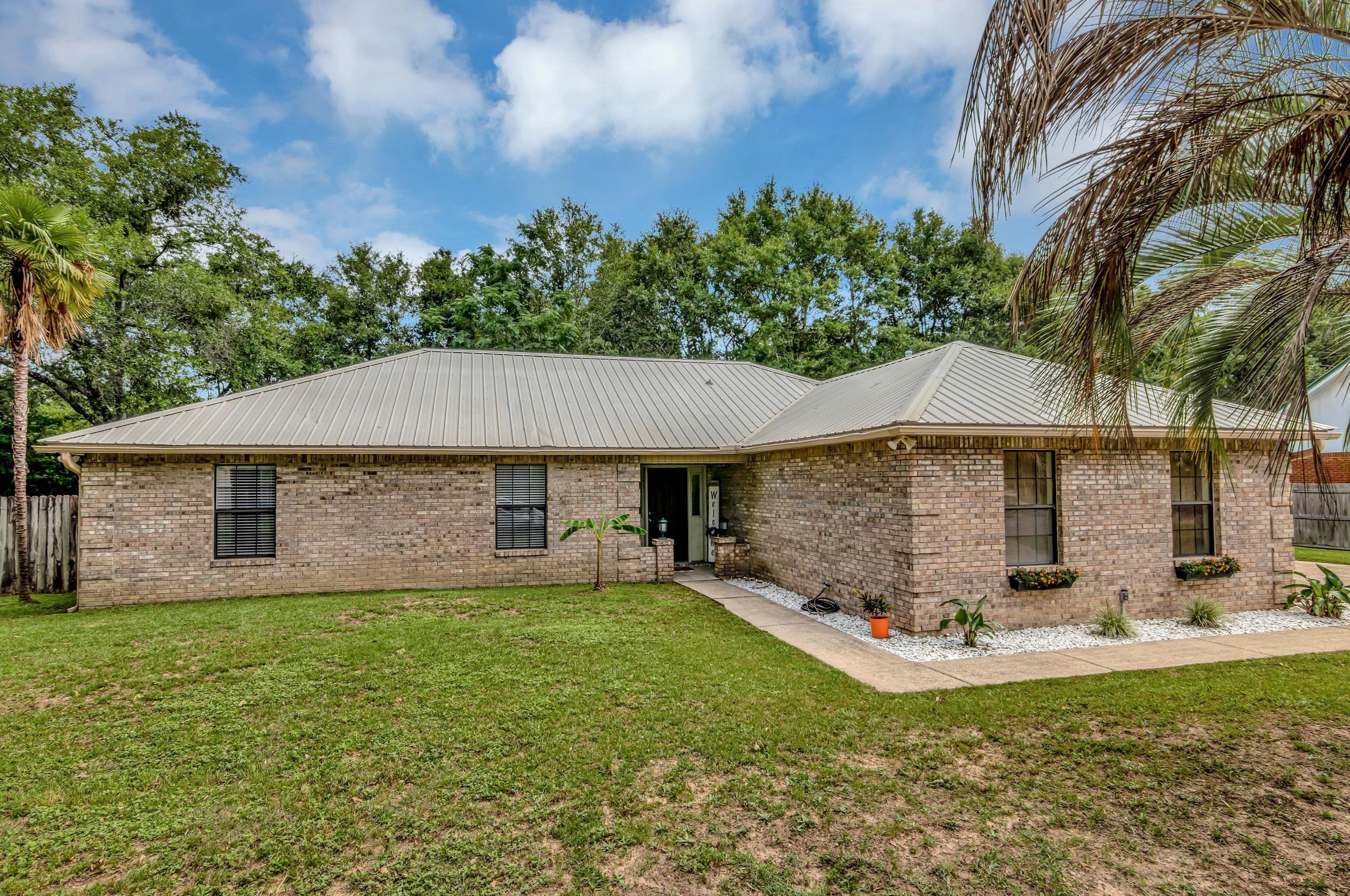 4584 Scarlet Dr, Crestview FL  32539-6339 exterior