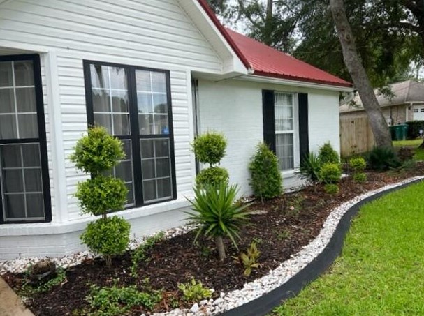 2804 Hogan Ln, Crestview FL  32539-8374 exterior