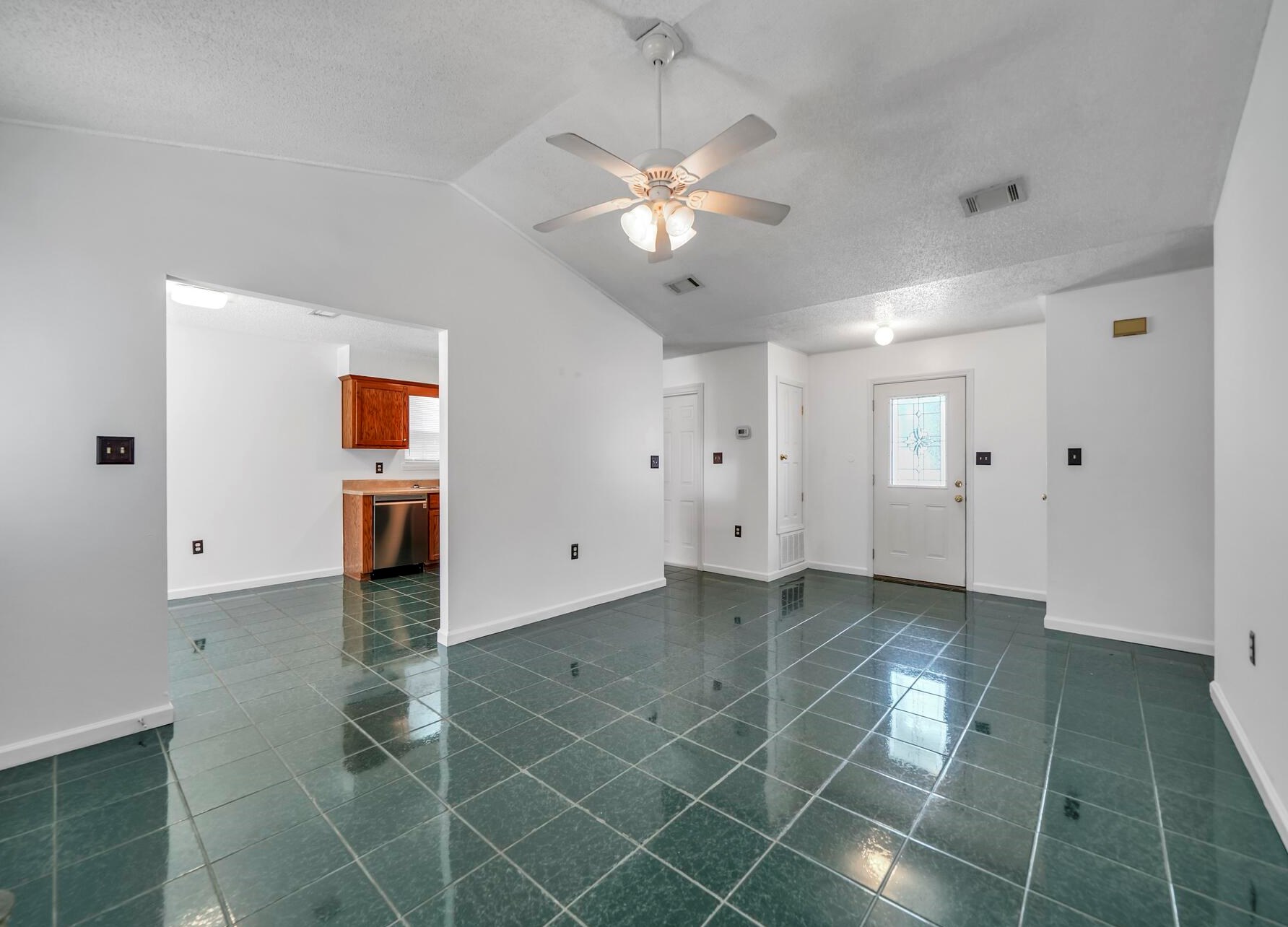 219 Southview Dr, Crestview FL  32536-5243 exterior