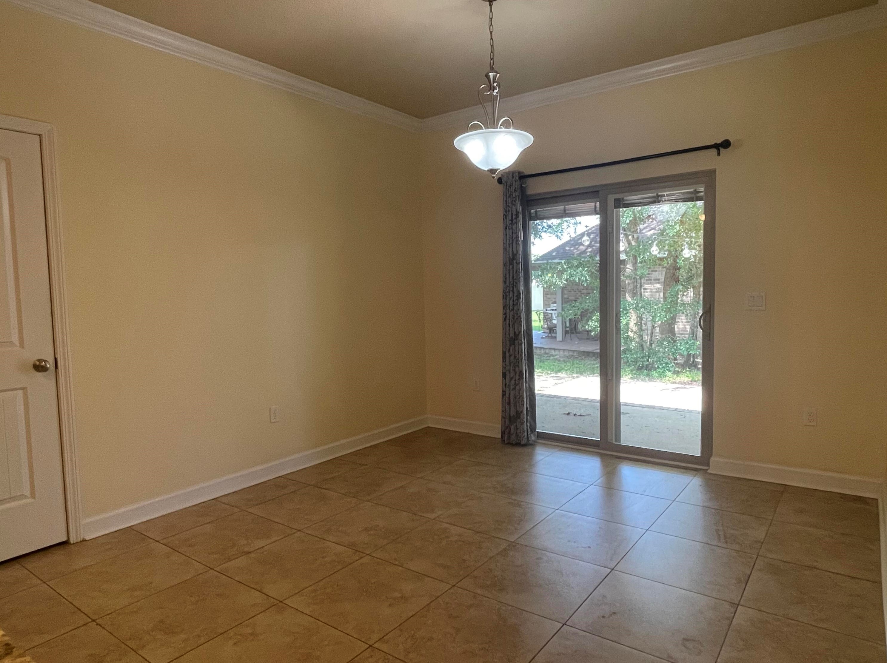 2950 Chantry Cir, Crestview FL  32539-4352 exterior