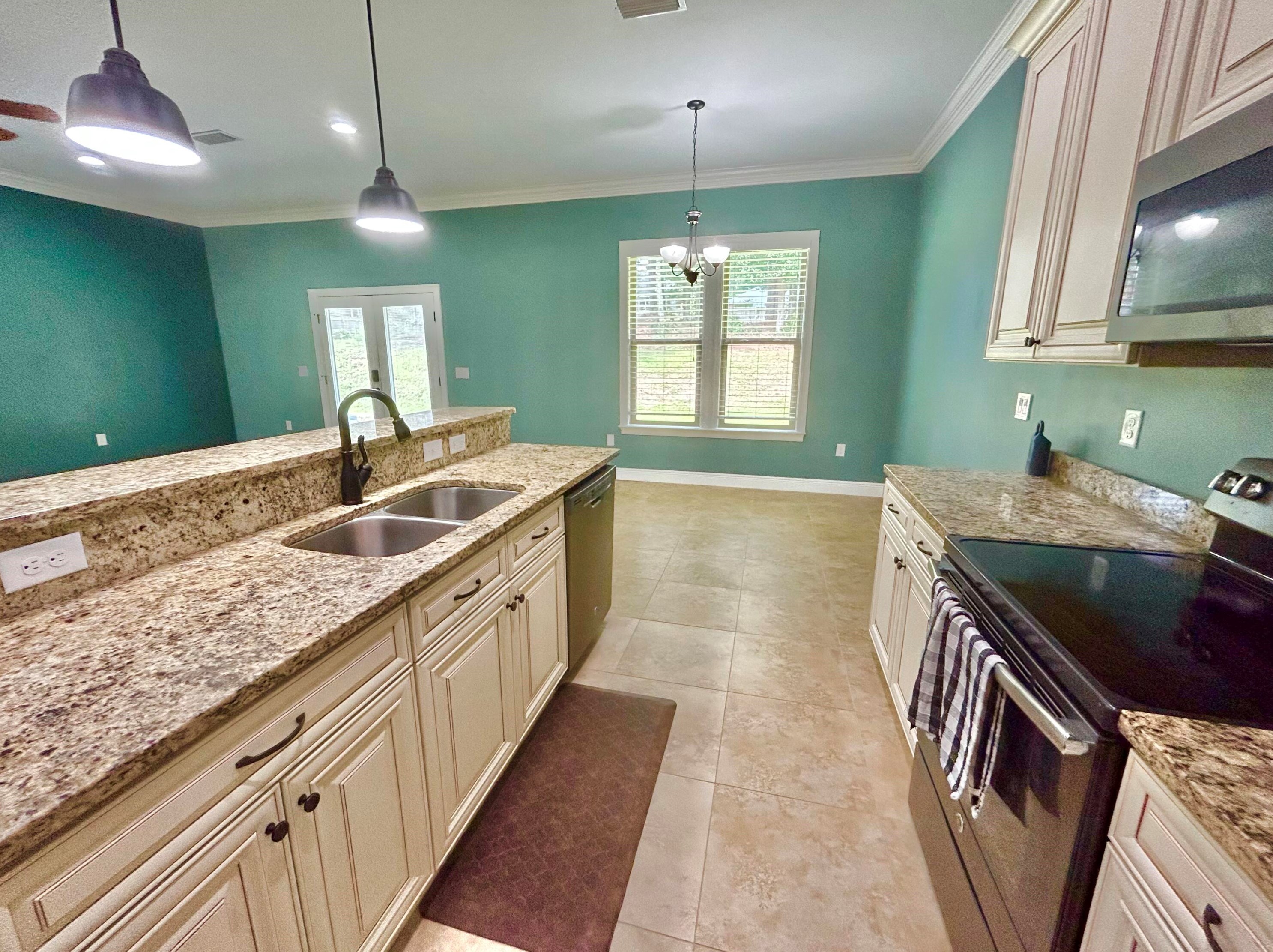 420 Shoal River Dr, Crestview FL  32539-8372 exterior