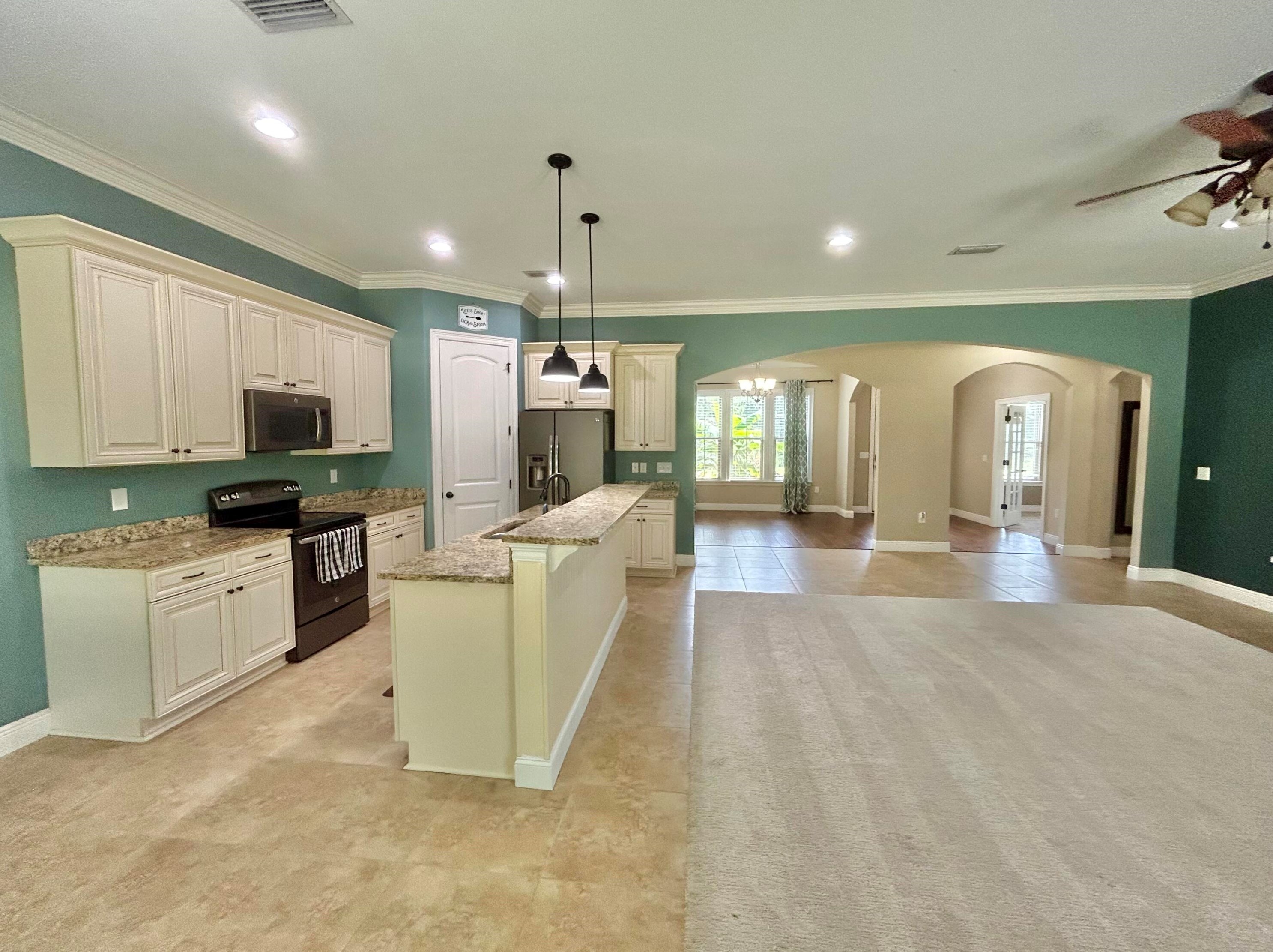 420 Shoal River Dr, Crestview FL  32539-8372 exterior