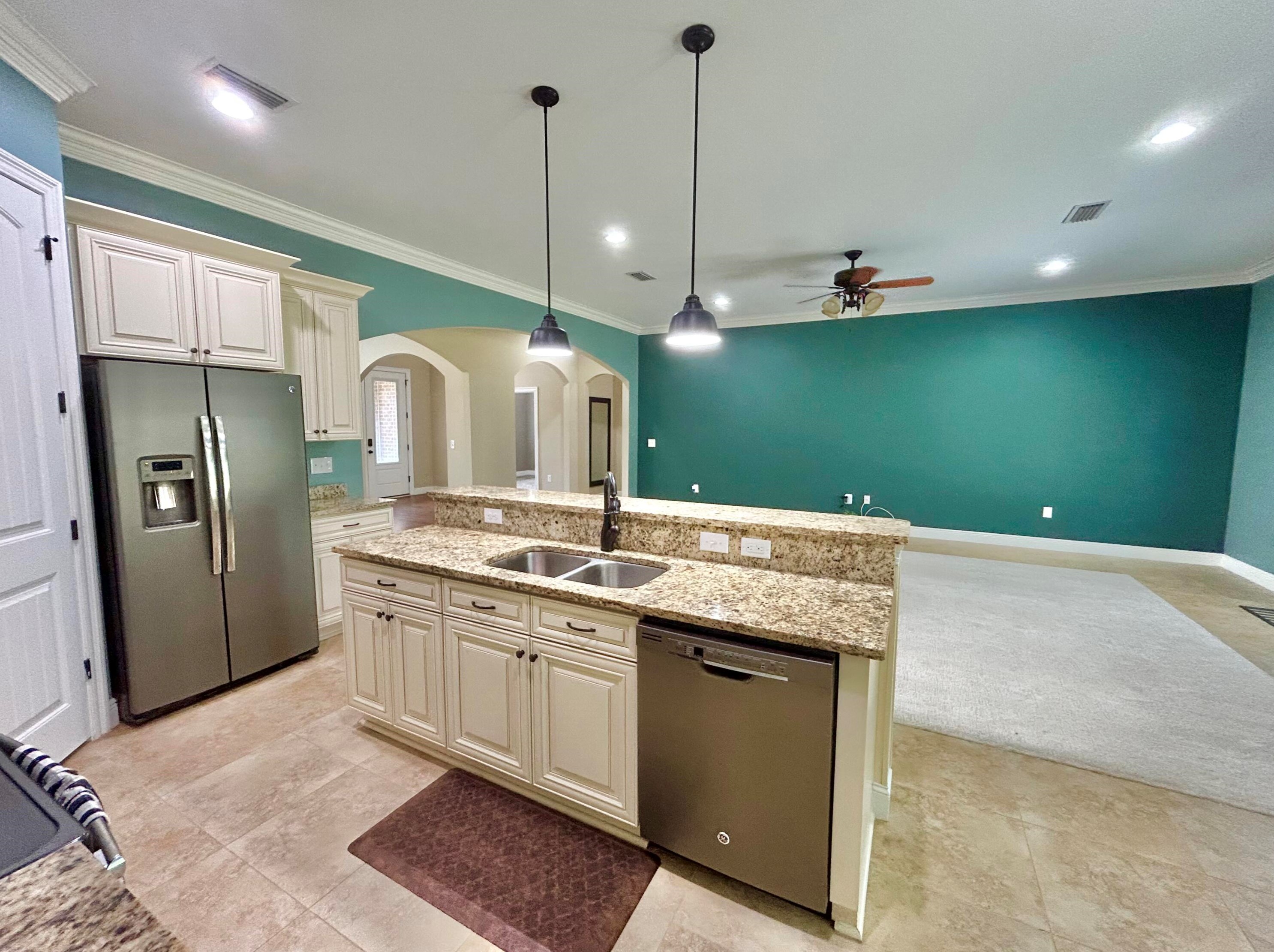 420 Shoal River Dr, Crestview FL  32539-8372 exterior