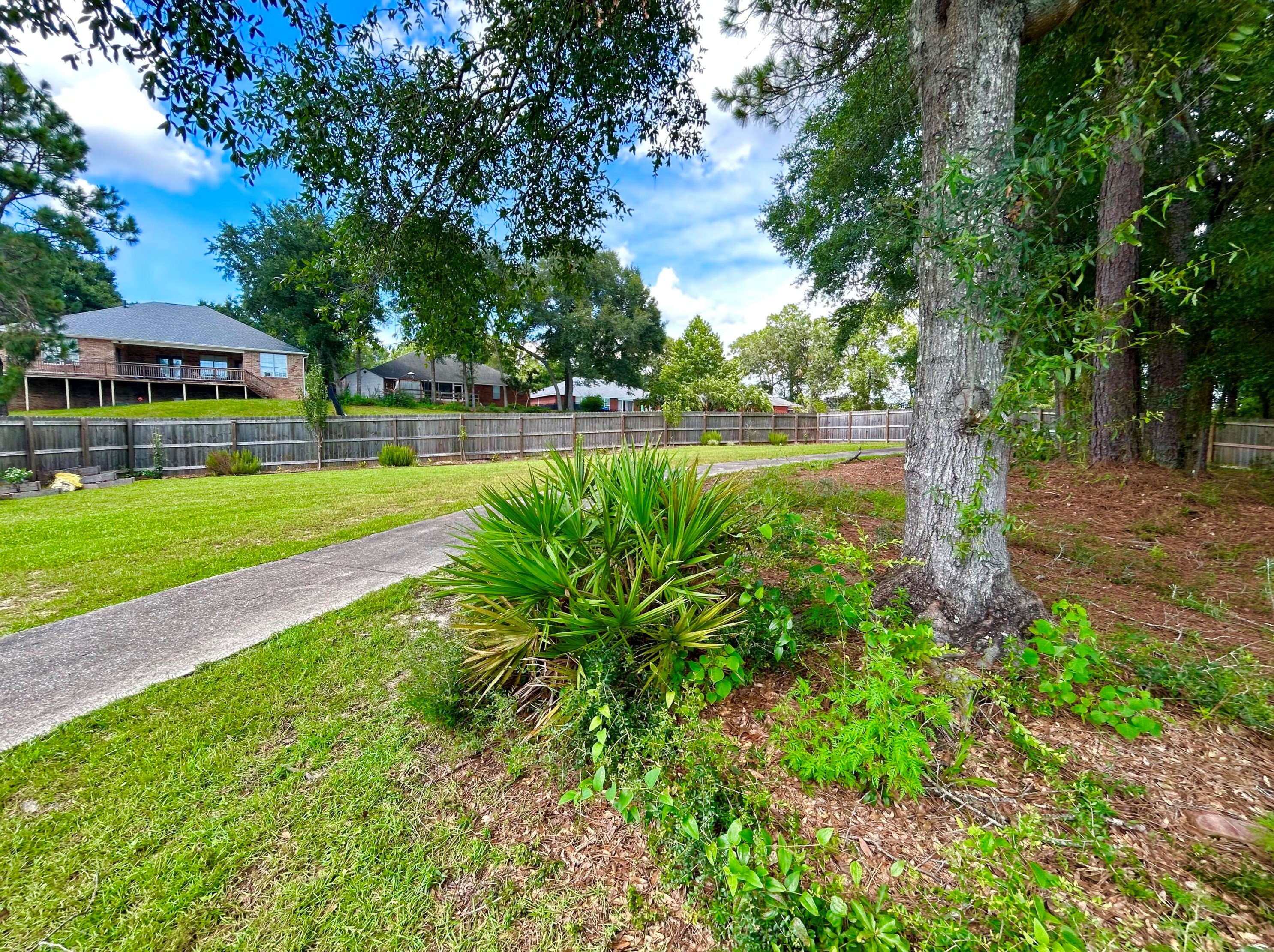 420 Shoal River Dr, Crestview FL  32539-8372 exterior
