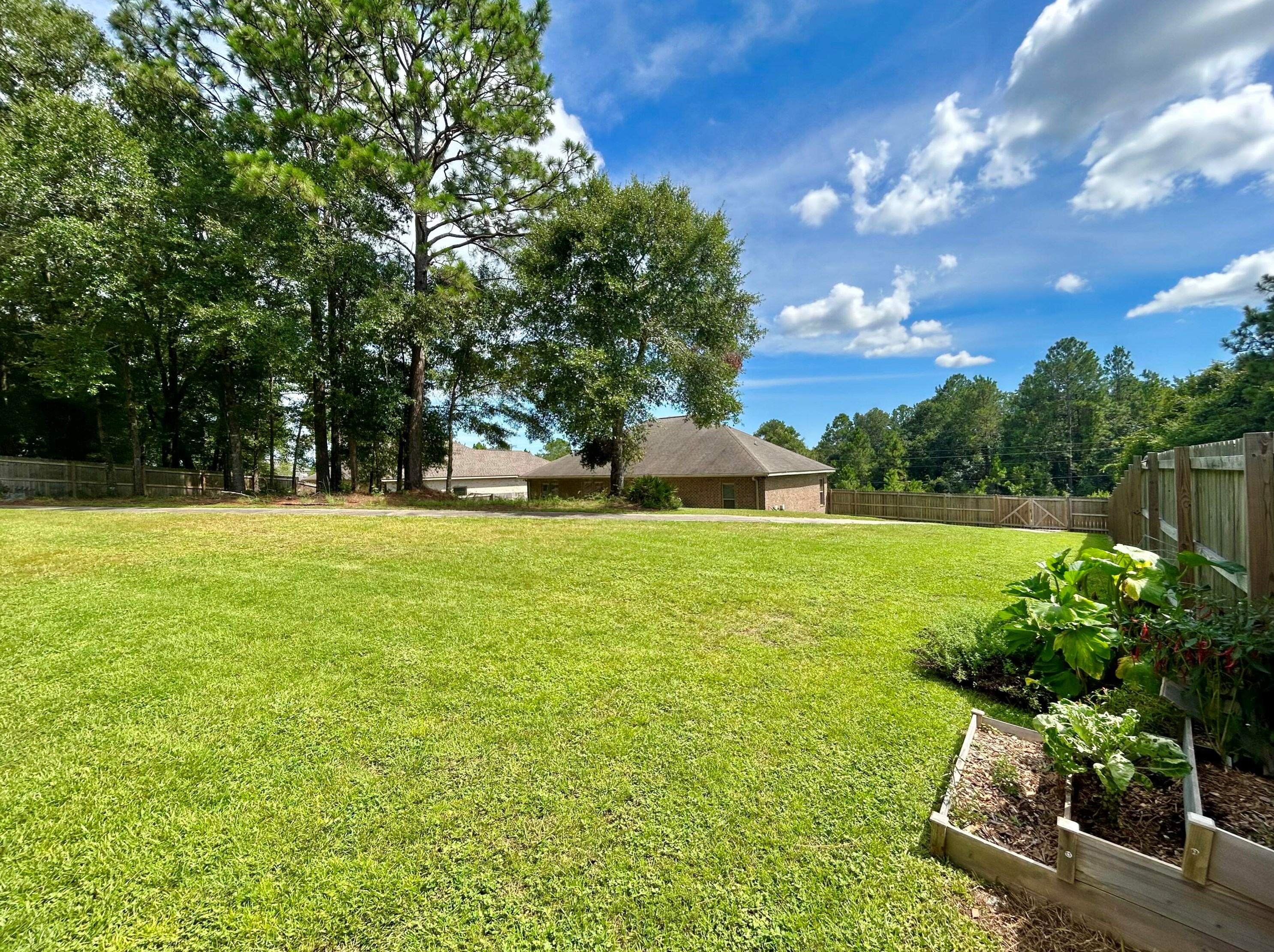 420 Shoal River Dr, Crestview FL  32539-8372 exterior