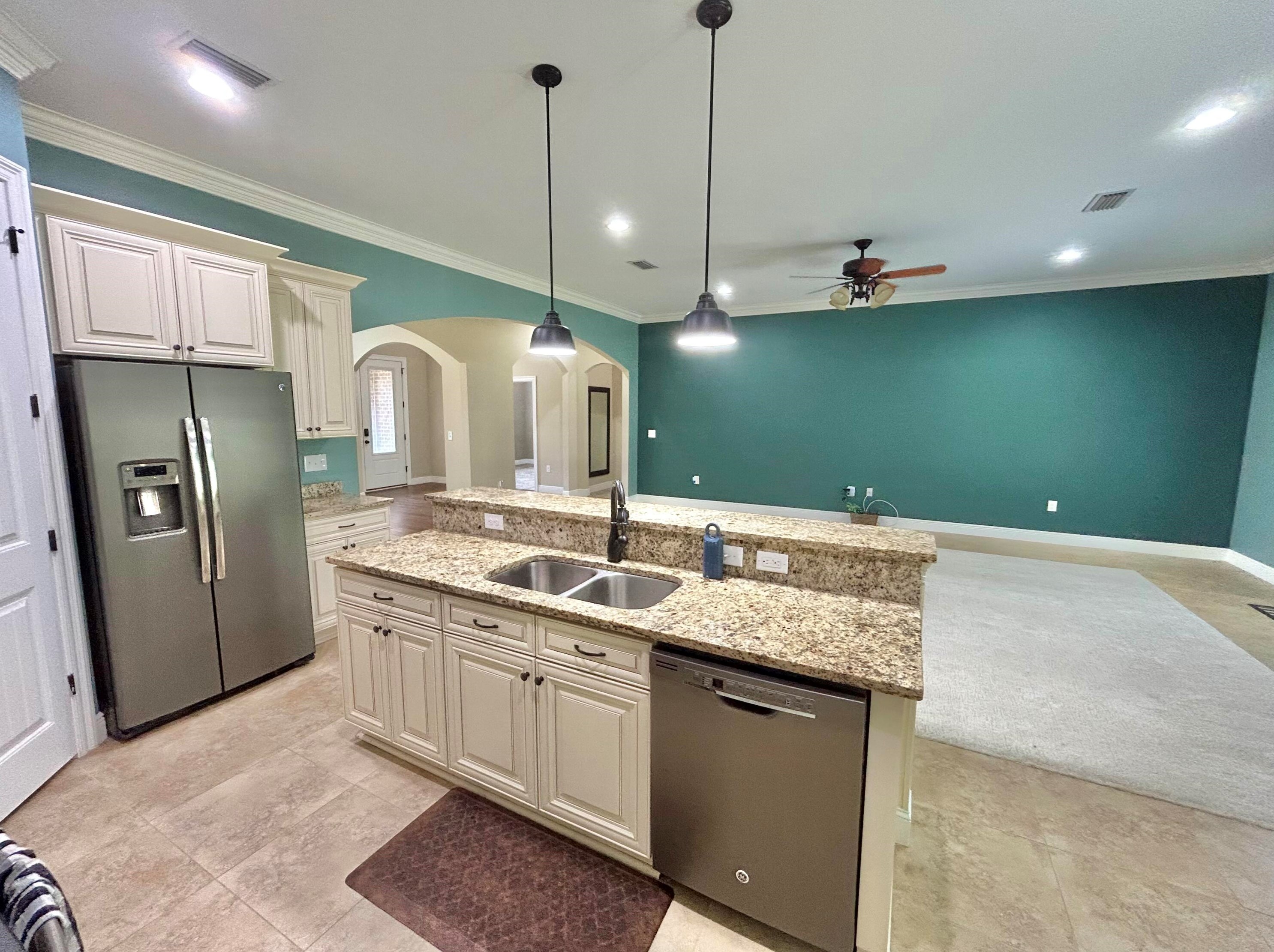 420 Shoal River Dr, Crestview FL  32539-8372 exterior