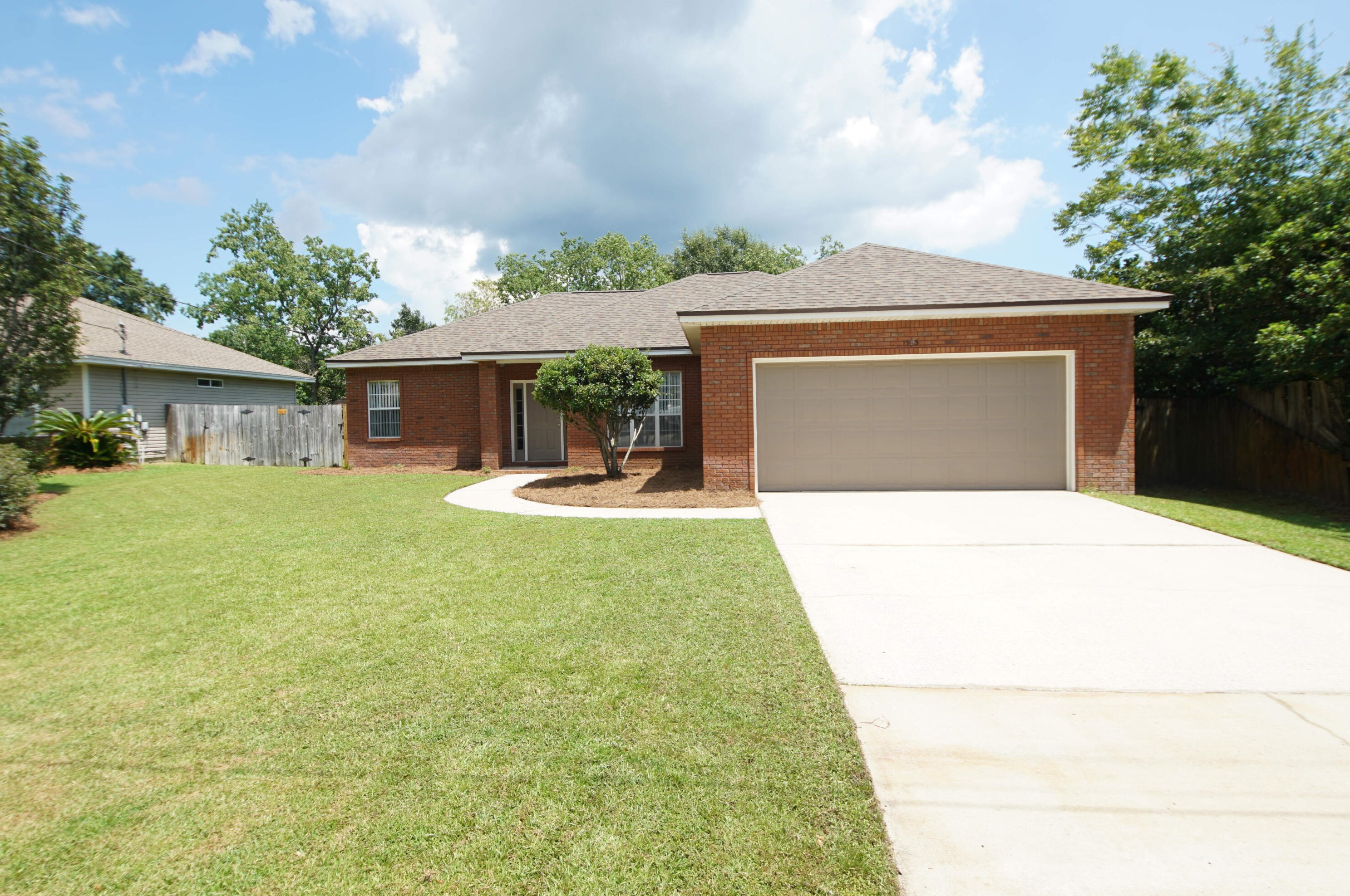 1905 Oak Ave, Niceville FL  32578-3611 exterior