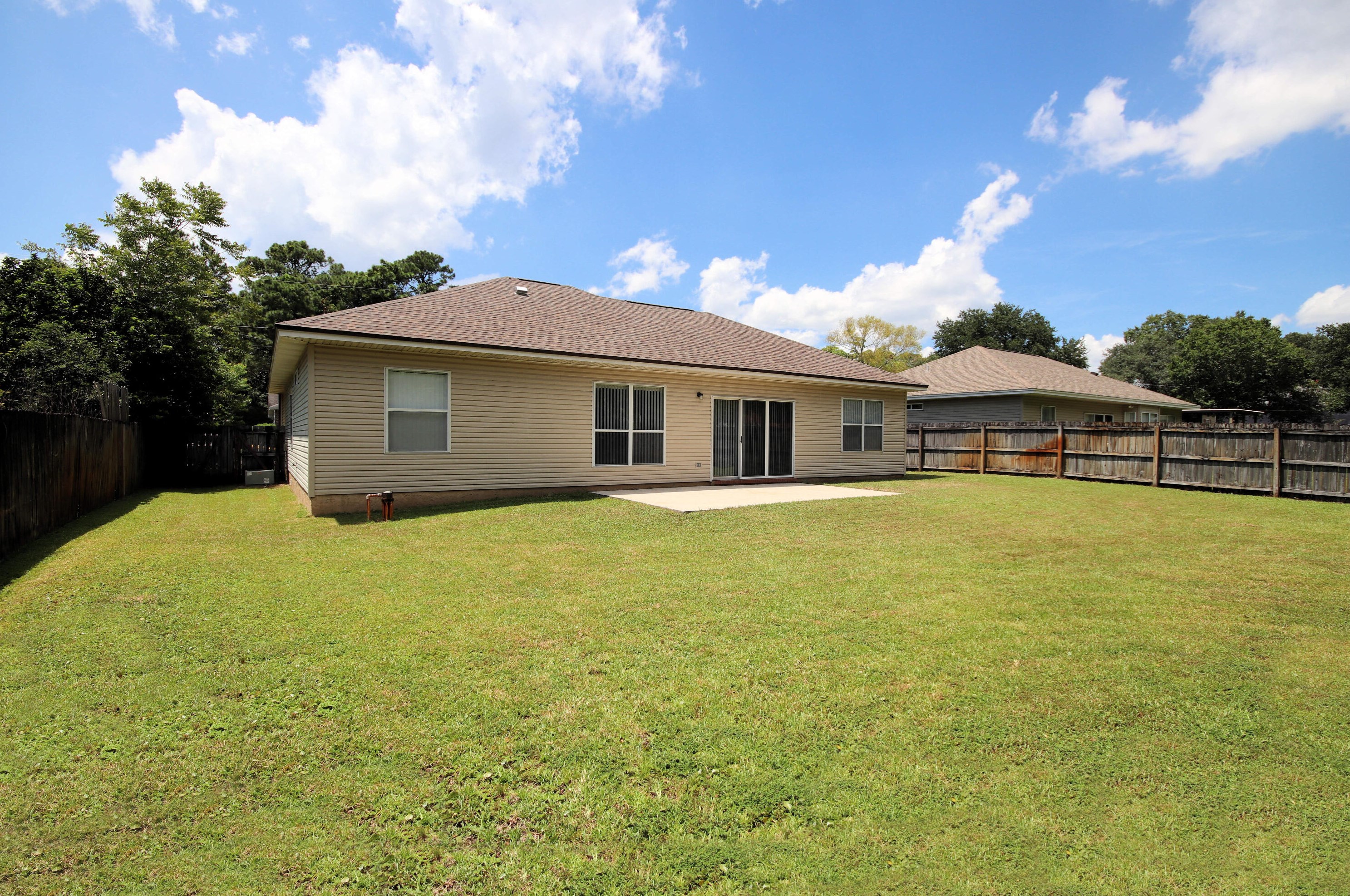 1905 Oak Ave, Niceville FL  32578-3611 exterior