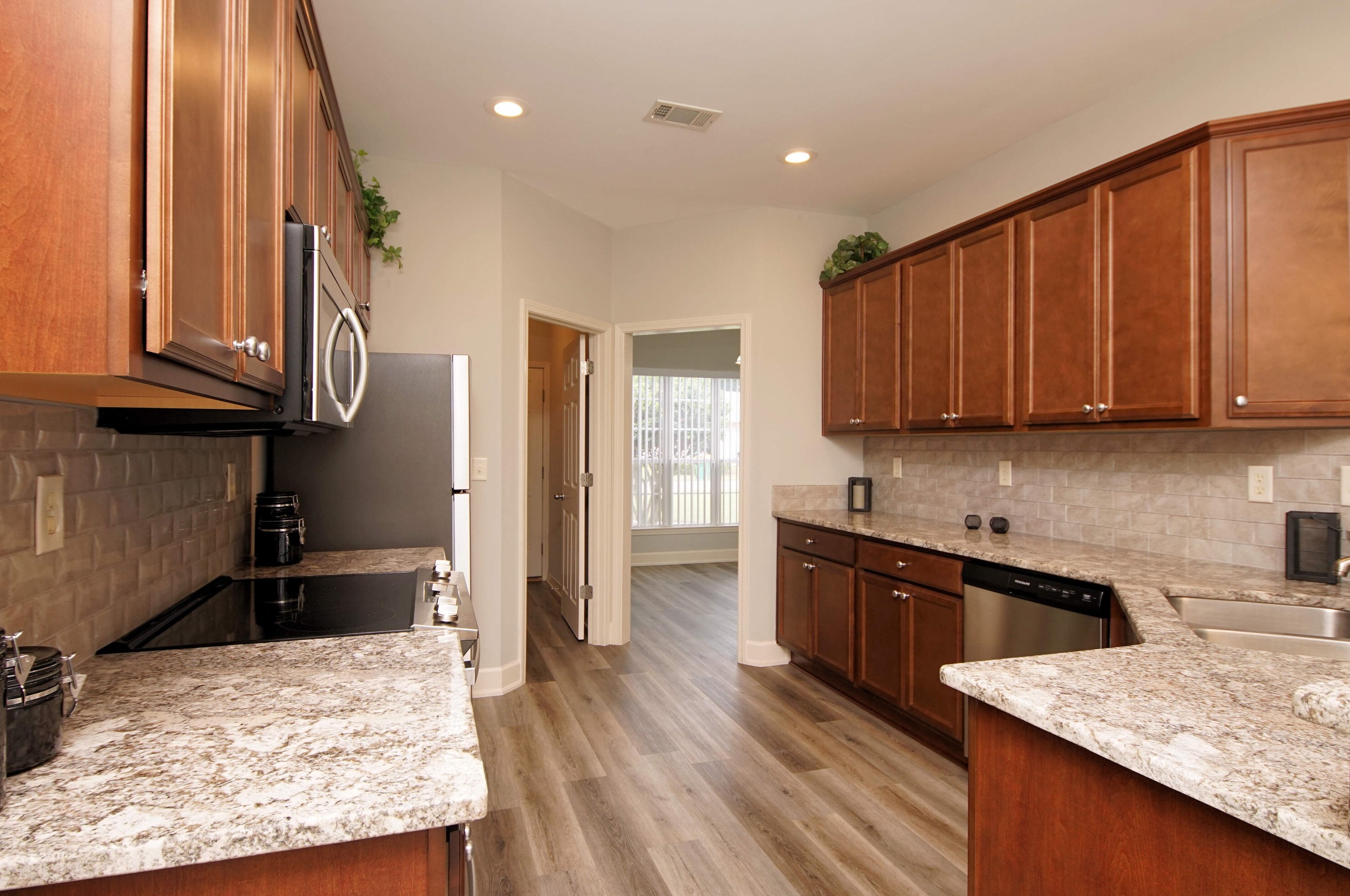 1905 Oak Ave, Niceville FL  32578-3611 exterior