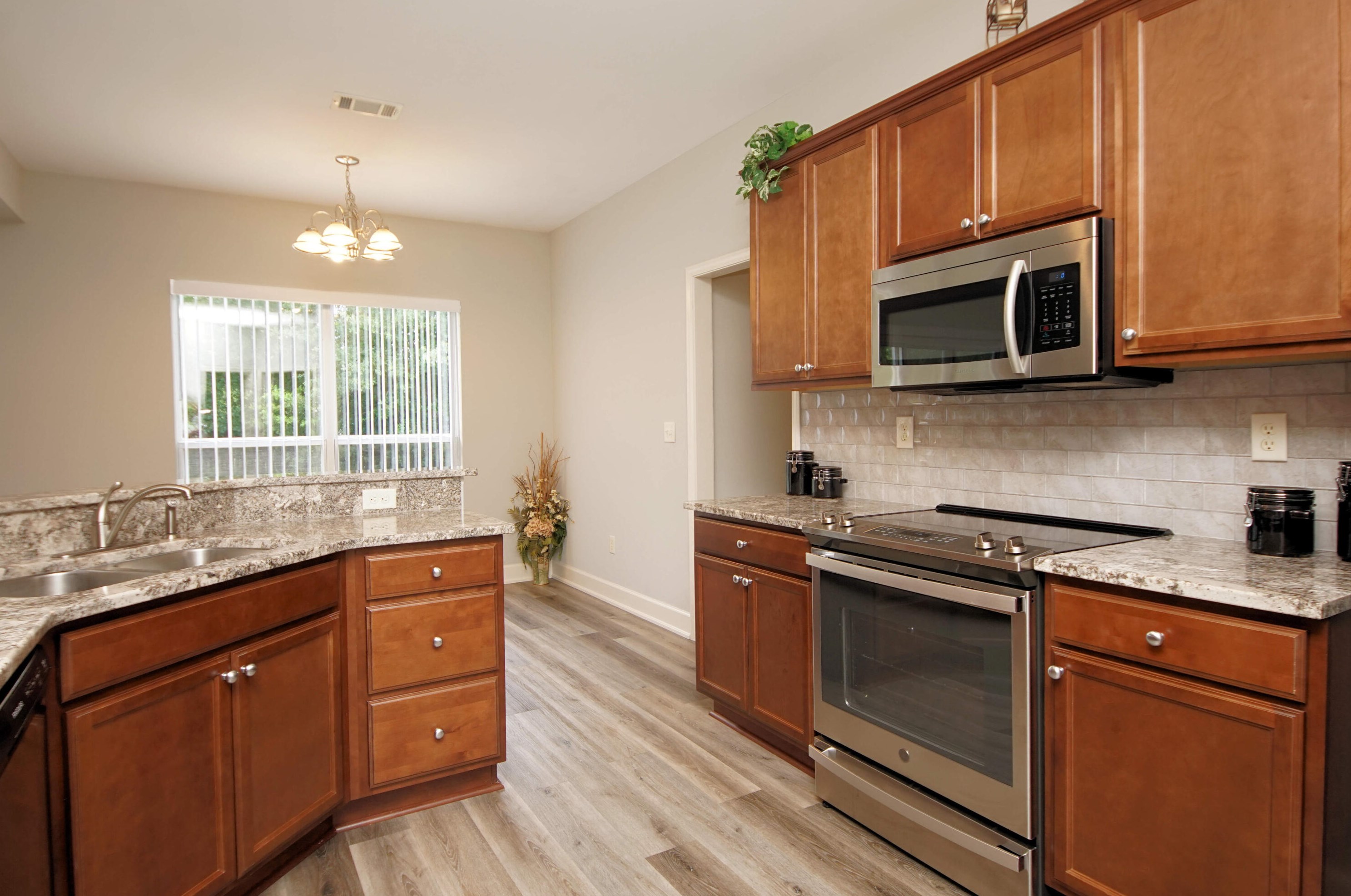 1905 Oak Ave, Niceville FL  32578-3611 exterior