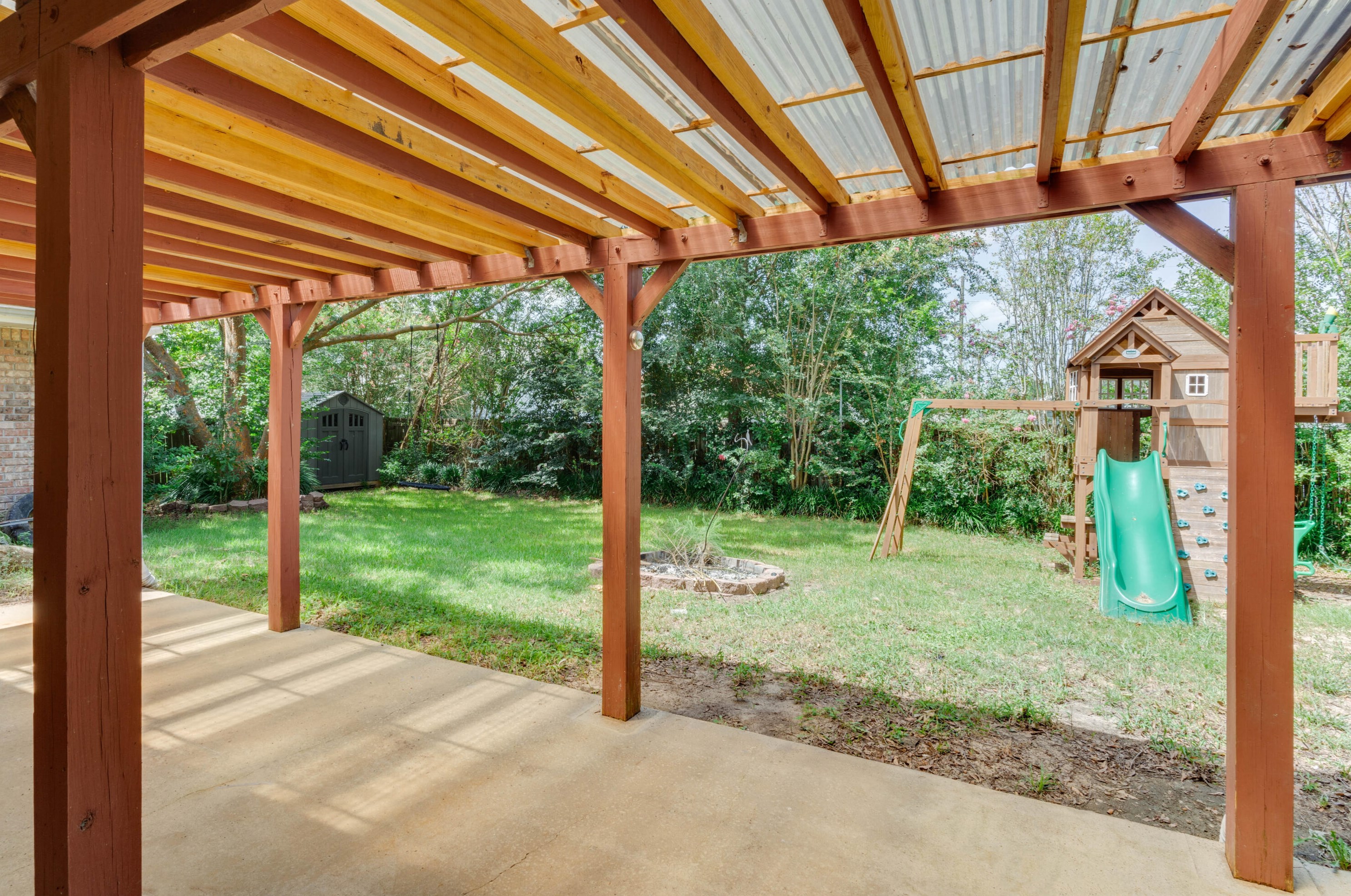 322 Riverchase Blvd, Crestview FL  32536-9217 exterior