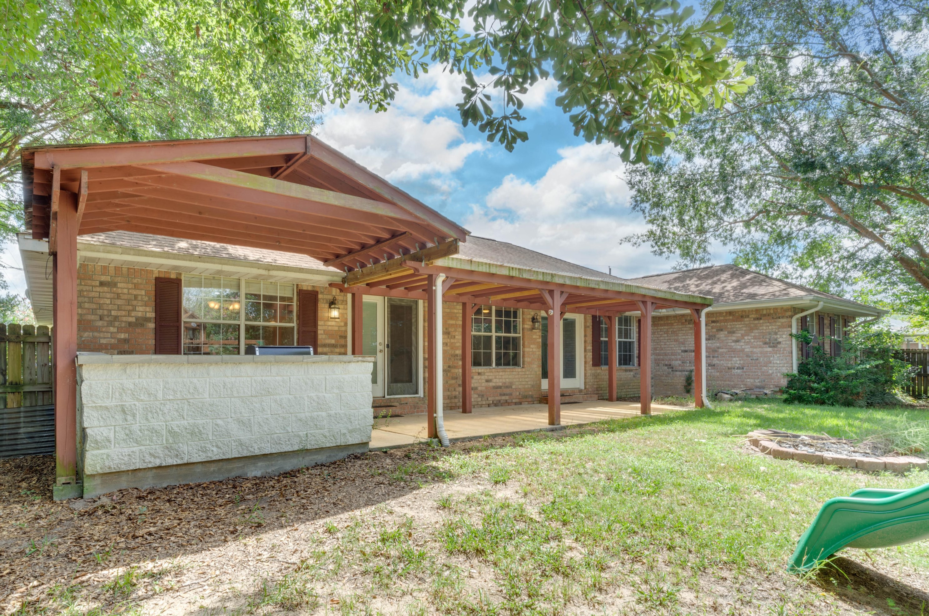 322 Riverchase Blvd, Crestview FL  32536-9217 exterior